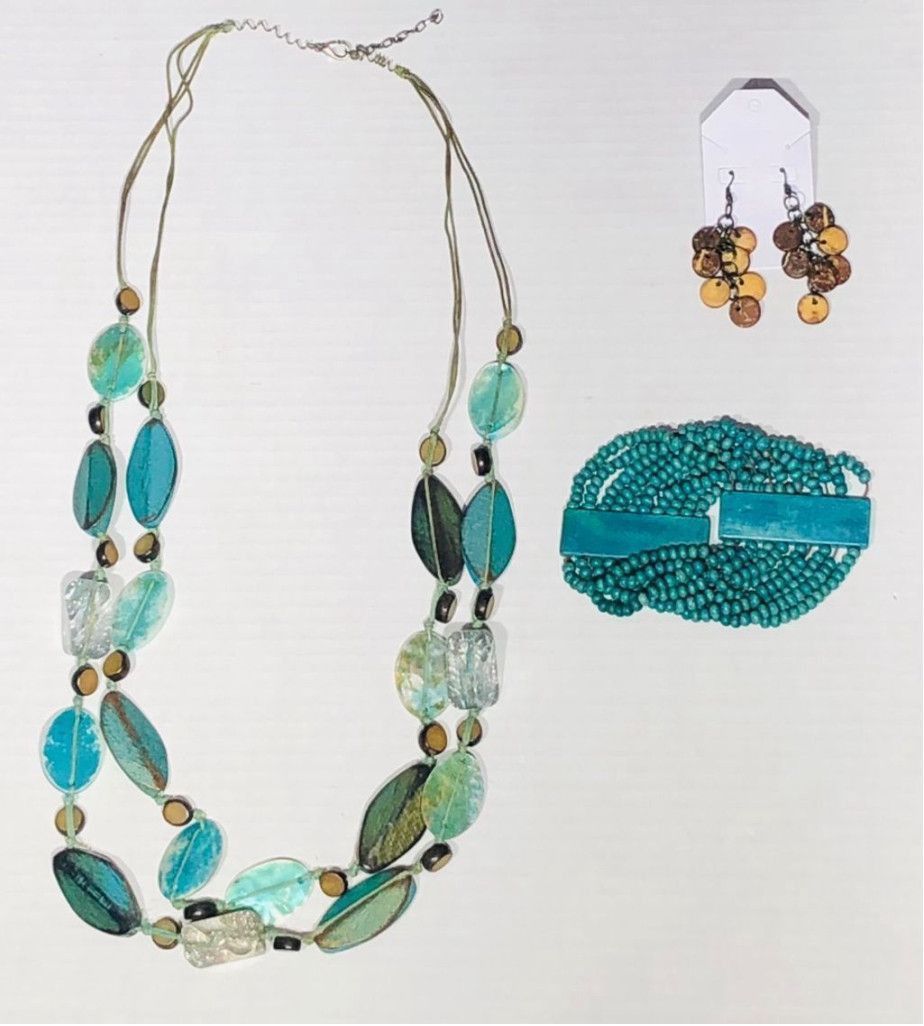 Vintage Vintage Wooden Necklace Bracelet Earrings Set Turquoise Blue Size ONE SIZE - 1 Thumbnail