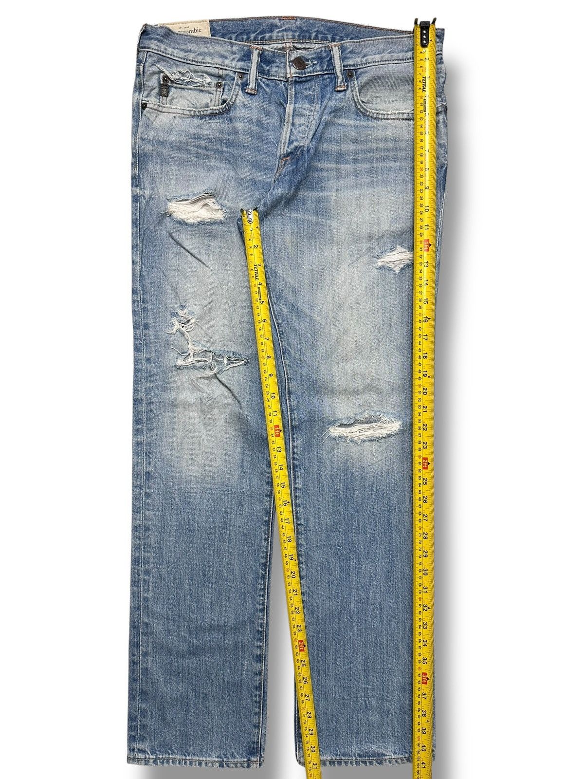 Abercrombie & Fitch Abercrombie & Fitch Distressed Light BlueWash Jeans & Faded Size US 33 - 18 Thumbnail