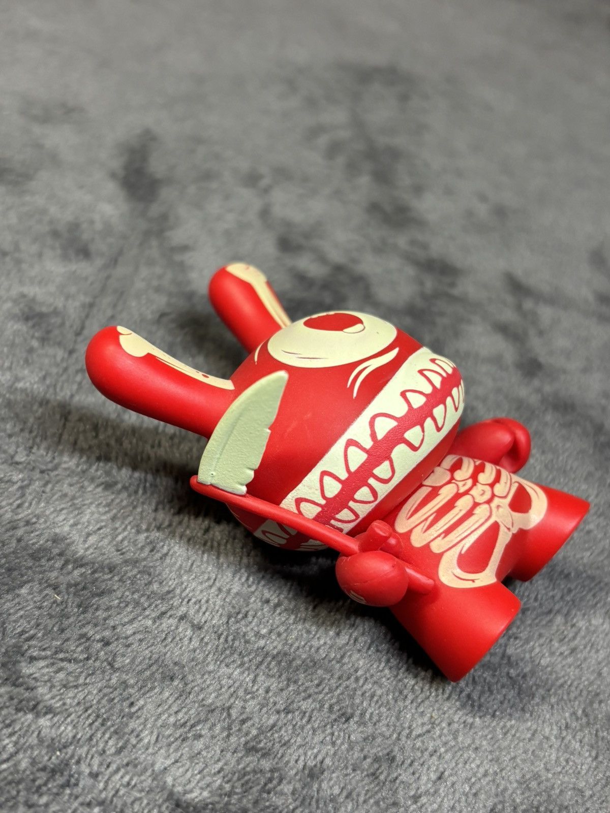 Other Kidrobot Dunny 3 Inch UK Ye Olde English 2009 Mimic Red Size ONE SIZE - 3 Thumbnail