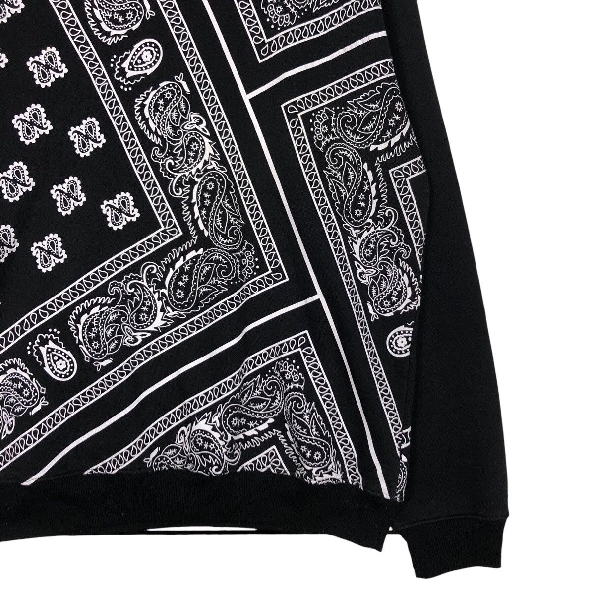 Japanese Brand × Vintage Bandana Design Sweatshirt Rap Tee Streetwear Large #A2 Size US L / EU 52-54 / 3 - 4 Thumbnail