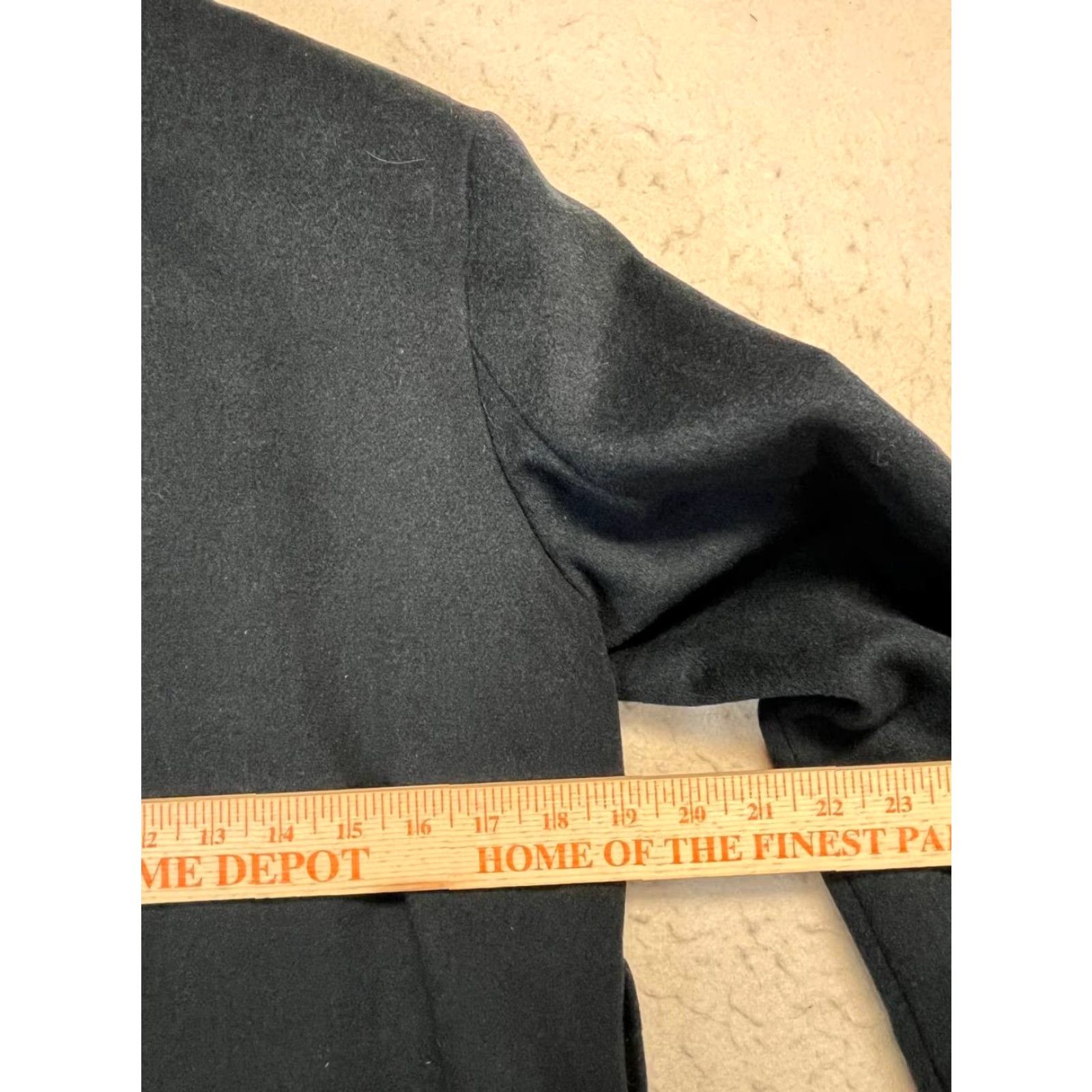 Kenneth Cole VINTAGE Kenneth Cole Trench Coat Wool Blend Lined Size 12 Women Black Long Wool Coat Traditional Classic Button See All pics Size XL / US 12-14 / IT 48-50 - 4 Thumbnail