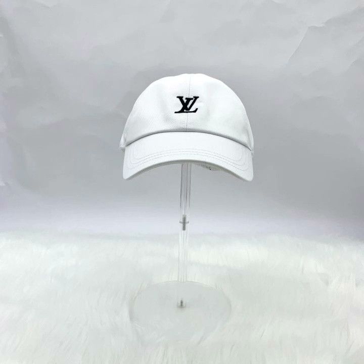 Louis Vuitton Louis Vuitton White Logo Embroidered Casual Cap Size ONE SIZE - 1 Thumbnail