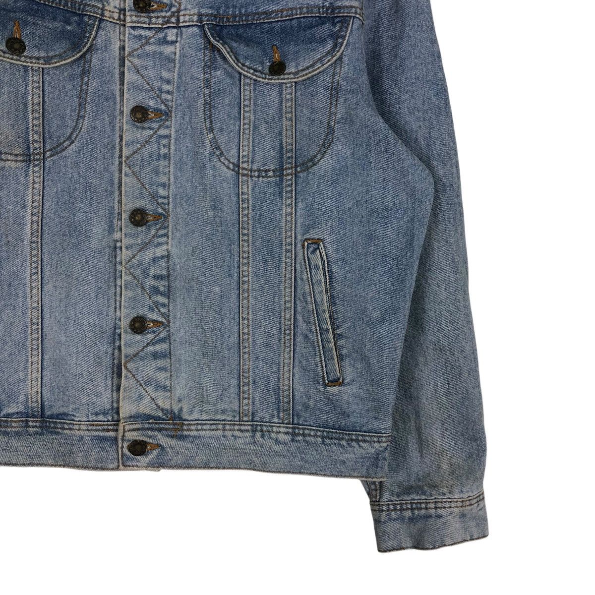 Japanese Brand 🔥VINTAGE DENIM TRUCKER JACKET HARD ROCK CAFE BIG LOGO Size US XL / EU 56 / 4 - 7 Thumbnail