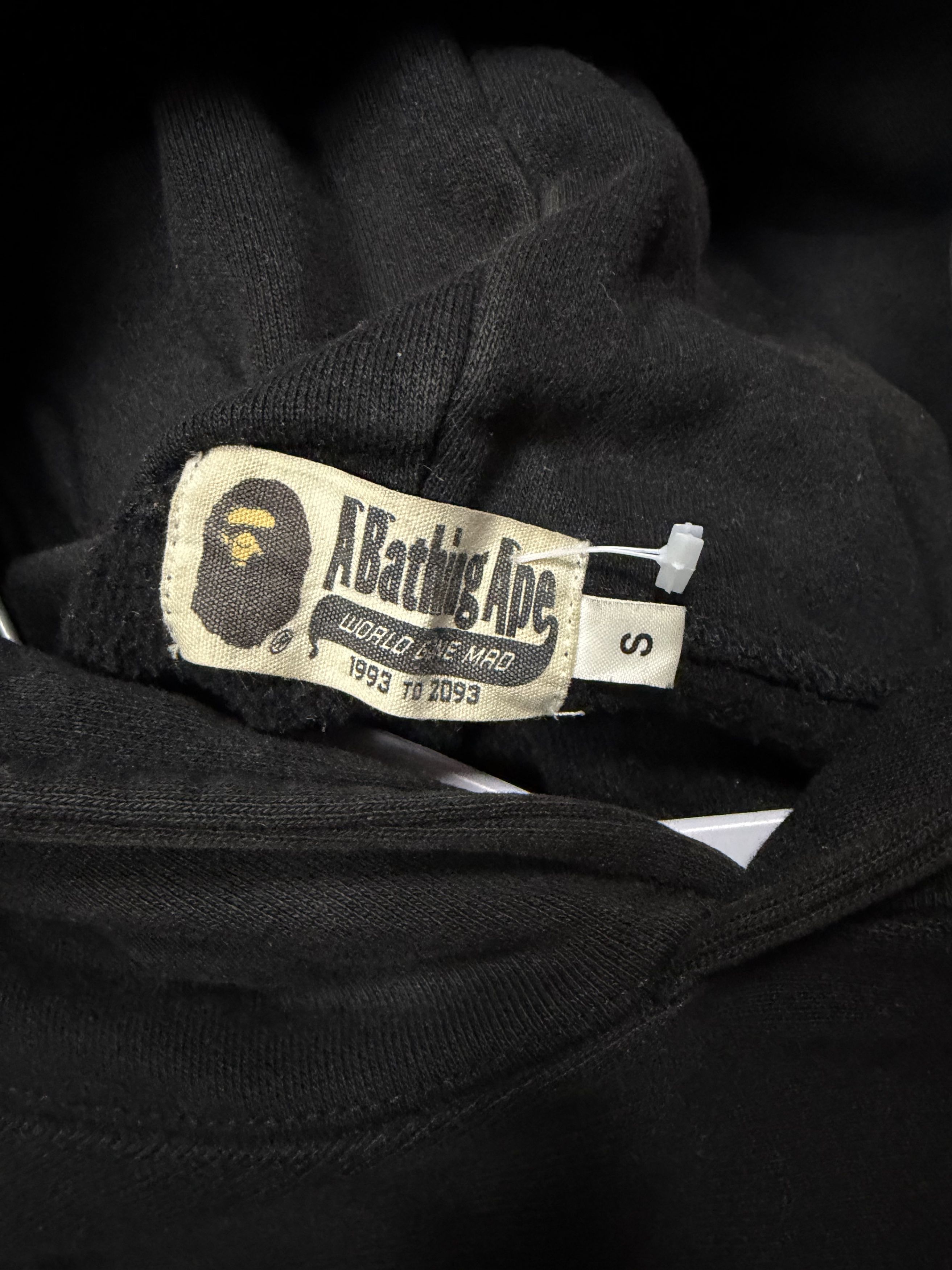 Bape Bape Shark Pullover Black Size Medium Gently Worn Size US M / EU 48-50 / 2 - 5 Thumbnail