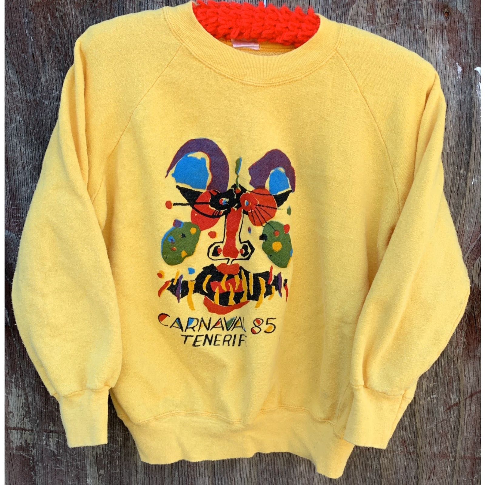 Vintage VINTAGE Carnaval 85 Tenerife Cesar Manrique Art Sweatshirt Raglan 1980s XL Yellow Unisex Adults Pullover Graphic Print 80s Men Women Size US XL / EU 56 / 4 - 4 Thumbnail