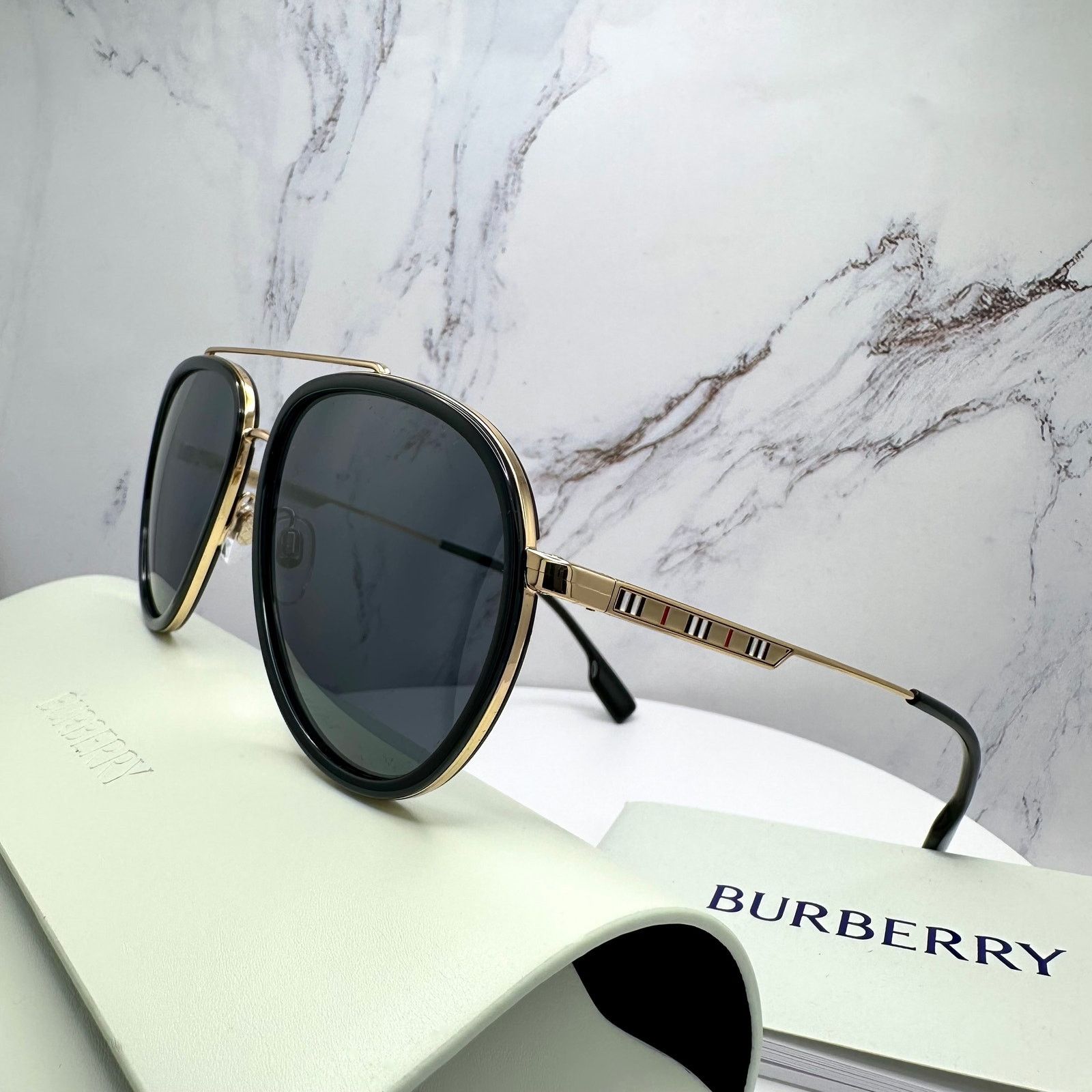 Burberry New Burberry Sunglasses Polarized Gold Black Aviator Size ONE SIZE - 11 Thumbnail