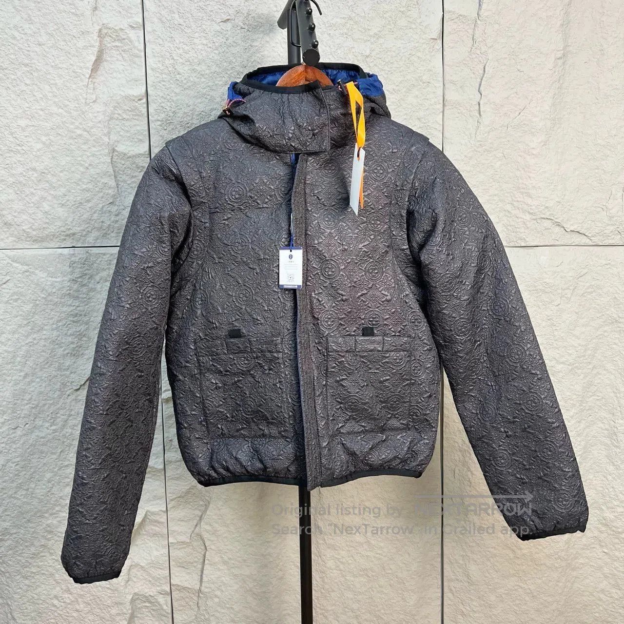 Louis Vuitton louis vuitton reversible hooded down jacket. Size US M / EU 48-50 / 2 - 1 Thumbnail