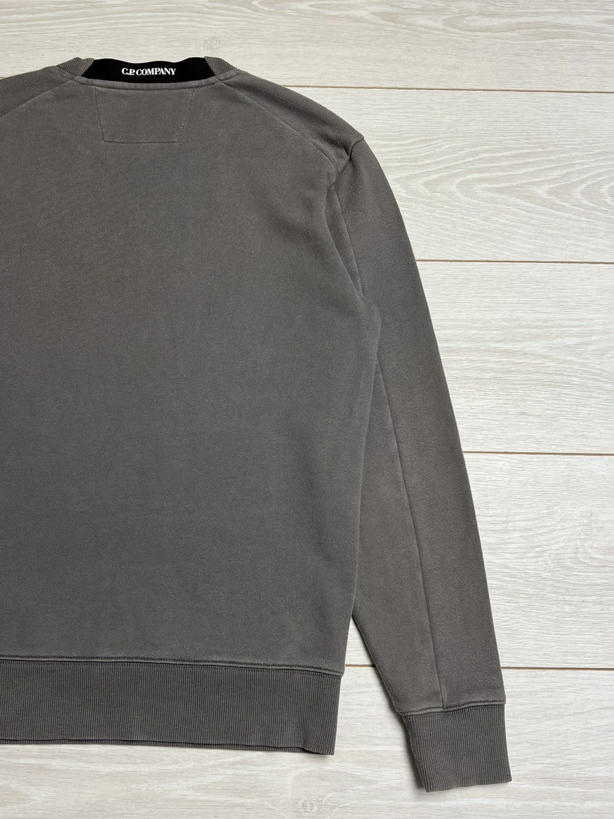 C.P. Company C.P. Company Arm Lens Crewneck Sweatshirt Grey SS20 Size US S / EU 44-46 / 1 - 11 Thumbnail