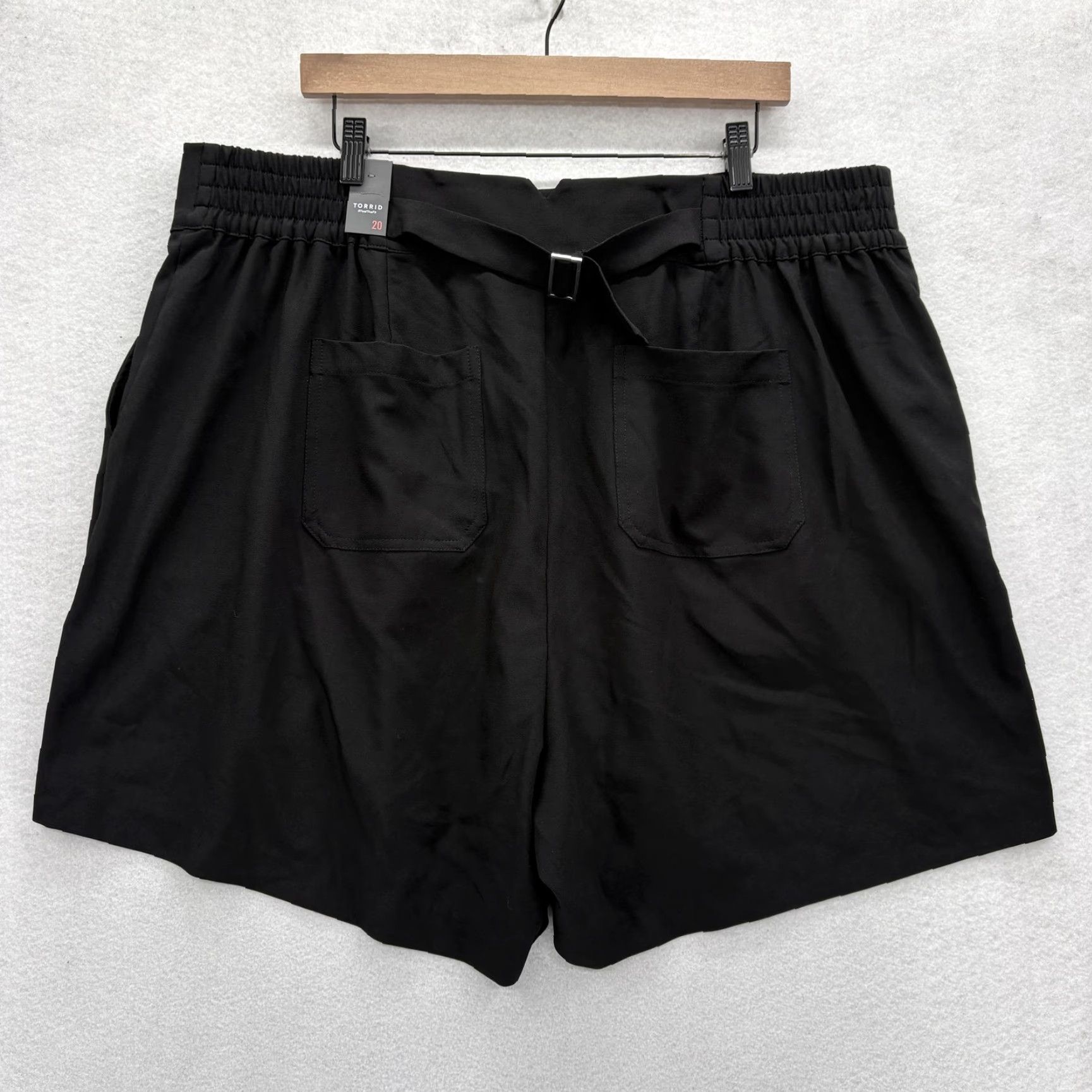 Torrid Torrid Black Wide Leg Studio Crepe Shorts Womens 20 Plus Belted Chino NWT Pu ll On Elastic Pocket 5in Inseam Summer Casual Business Times Womens Size 42" / US 20 - 7 Thumbnail