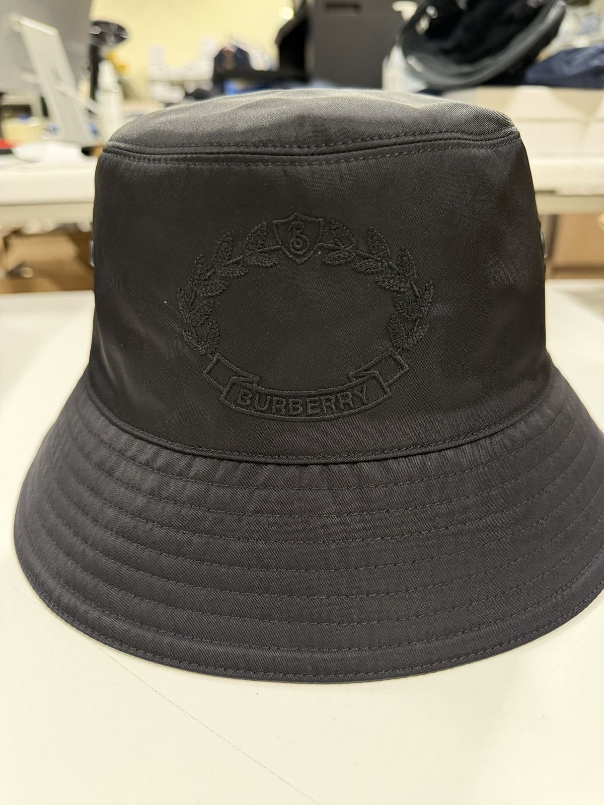 Burberry Burberry Logo Crest Bucket Hat NEW 500$ M Size ONE SIZE - 2 Thumbnail