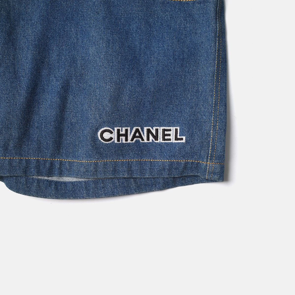 Chanel 1990-2000’s Chanel Contrasting Stitching Denim Shorts Size 36" / US 14 / IT 50 - 3 Thumbnail