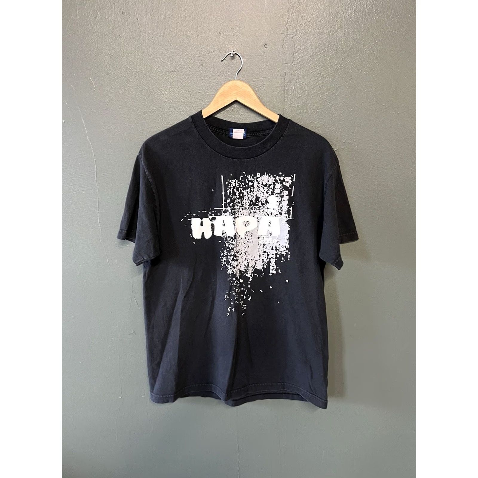 Vintage Y2K Mens Black Short Sleeve Hawaiian Hapa Style T-shirt Size L Size US L / EU 52-54 / 3 - 2 Thumbnail