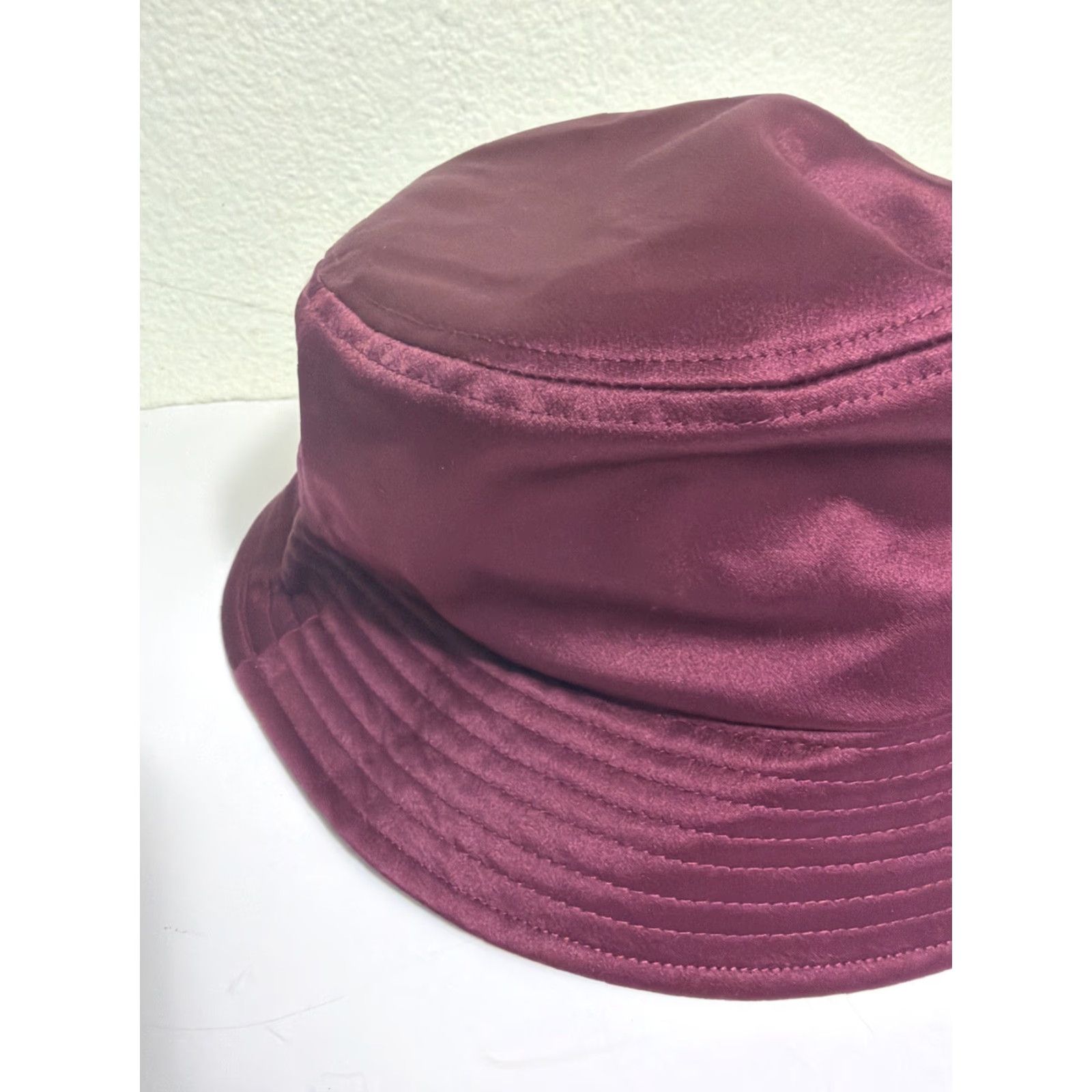 Vintage Aerie Polyester Bucket Hat Burgundy Womens One Size Red Bucket Hat Women One Size IDENTIFIED by Aerie Size ONE SIZE - 2 Thumbnail