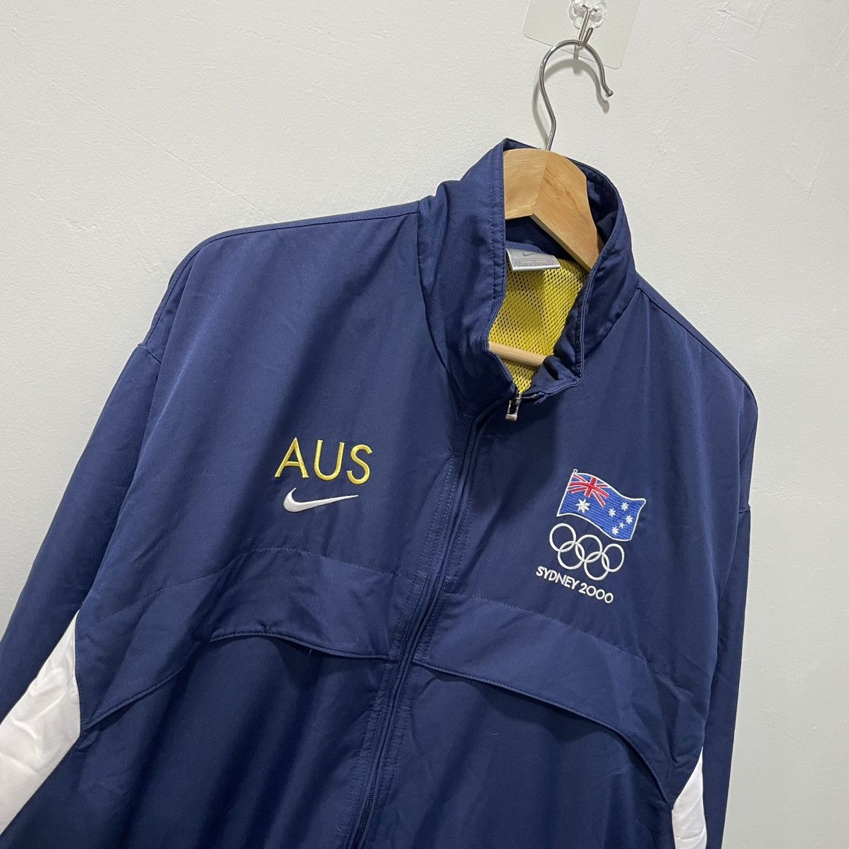Nike Nike Australia Sydney 2000 Vintage Jacket 🍒 Size US L / EU 52-54 / 3 - 3 Thumbnail