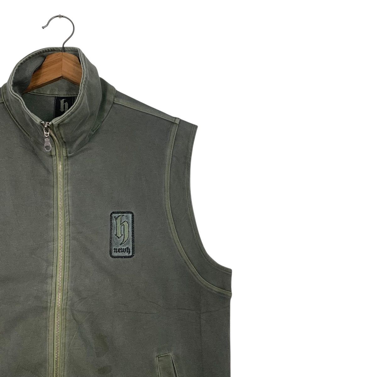 Vintage Vintage NEWH back Big Logo Zipper Vest #3559-C163 Size US L / EU 52-54 / 3 - 7 Thumbnail