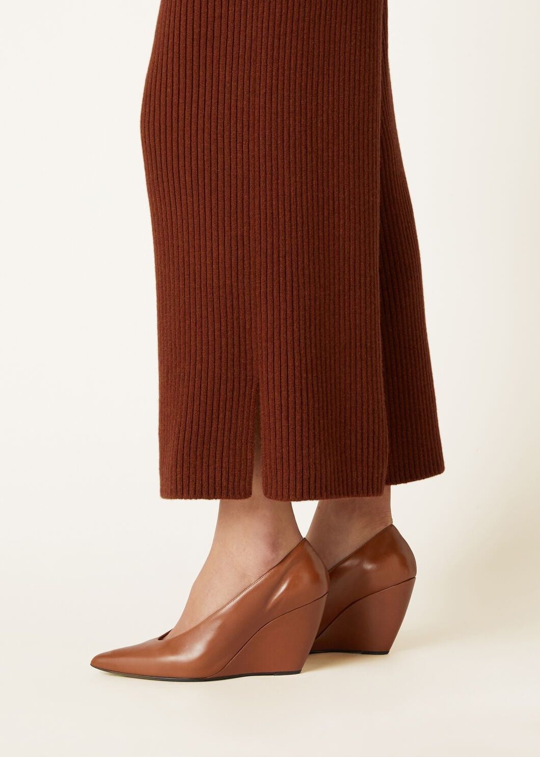 Loro Piana o1srvl11e0825 FAO3433 Fobello Pant in Dark Red Size 27" / US 4 / IT 40 - 3 Thumbnail