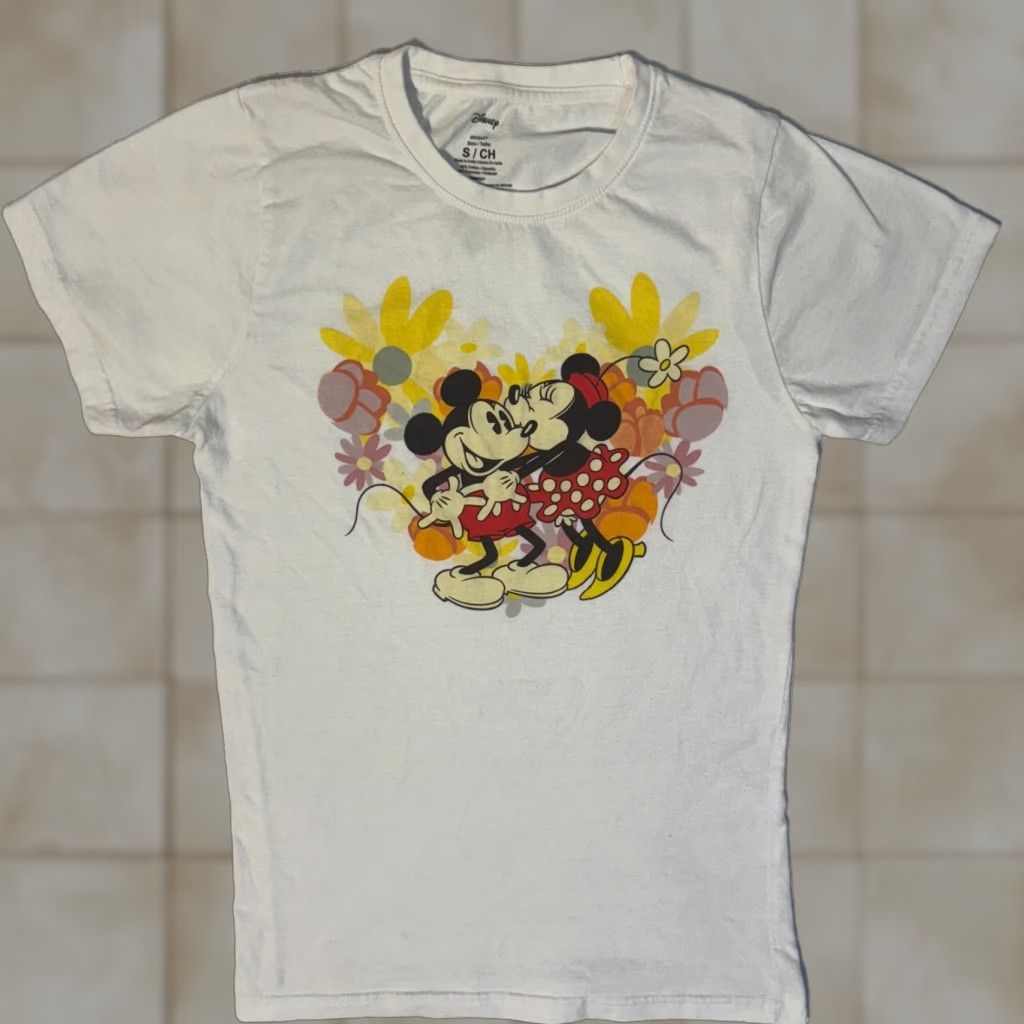 Disney Disney World Mickey & Minnie Mouse Floral Love Kiss Tshirt Small Women Regular Cotton White Short Sleeve Crew Neck Size S / US 4 / IT 40 - 1 Thumbnail