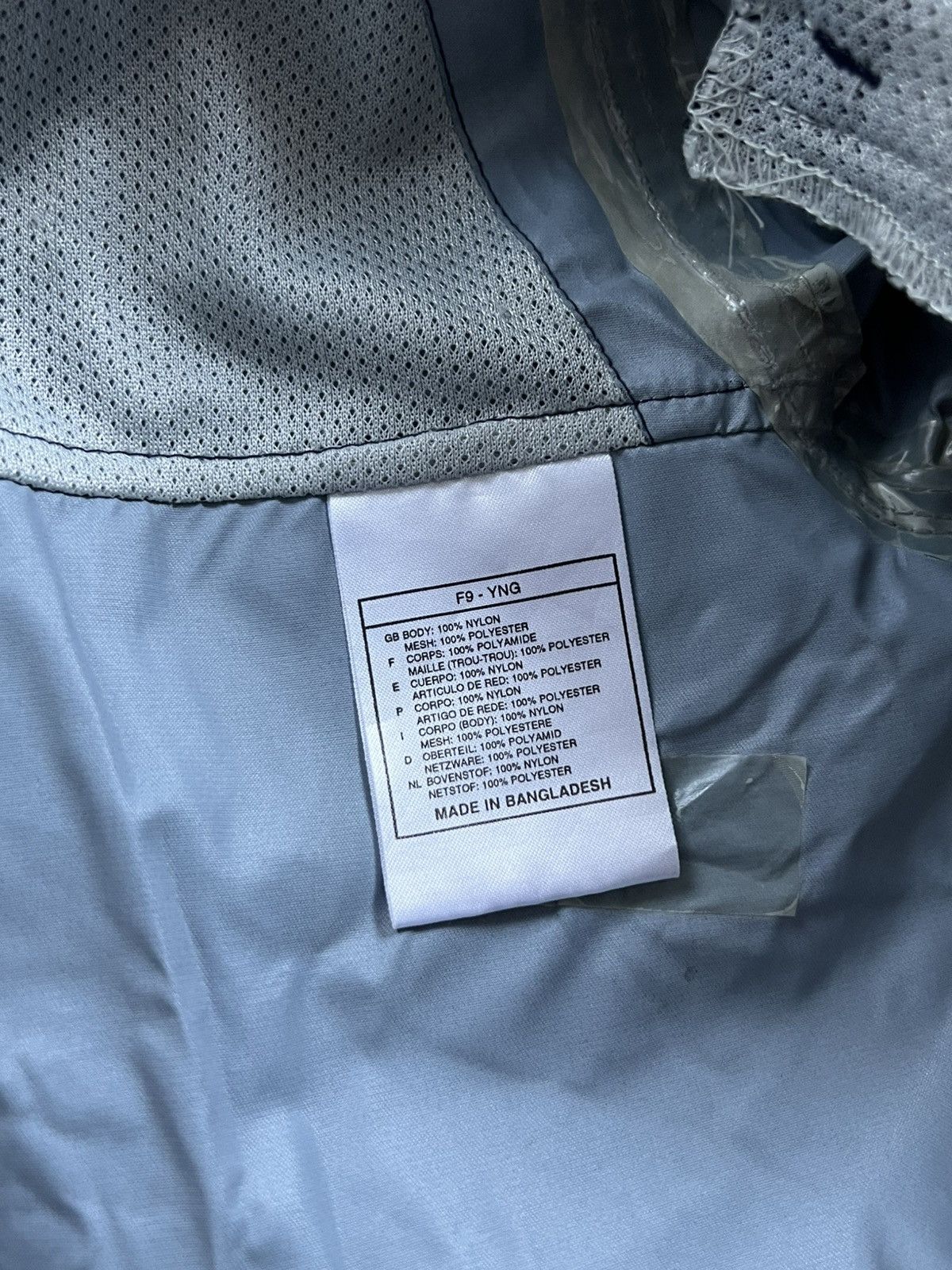 Nike Nike Vintage Nylon Track Hooded Jacket Windbreaker Swoosh M Size US M / EU 48-50 / 2 - 15 Thumbnail