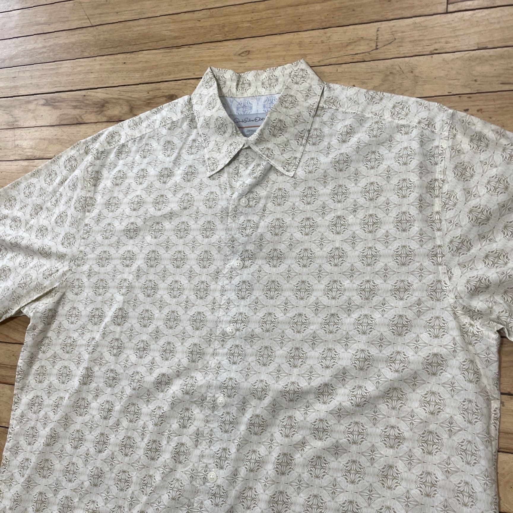 Quiksilver VINTAGE Quiksilver Shirt Men L Geometric Western 50" Tan Cream Button-Up Casual Short Sleeve Geometric Pattern Mens Size US L / EU 52-54 / 3 - 3 Thumbnail