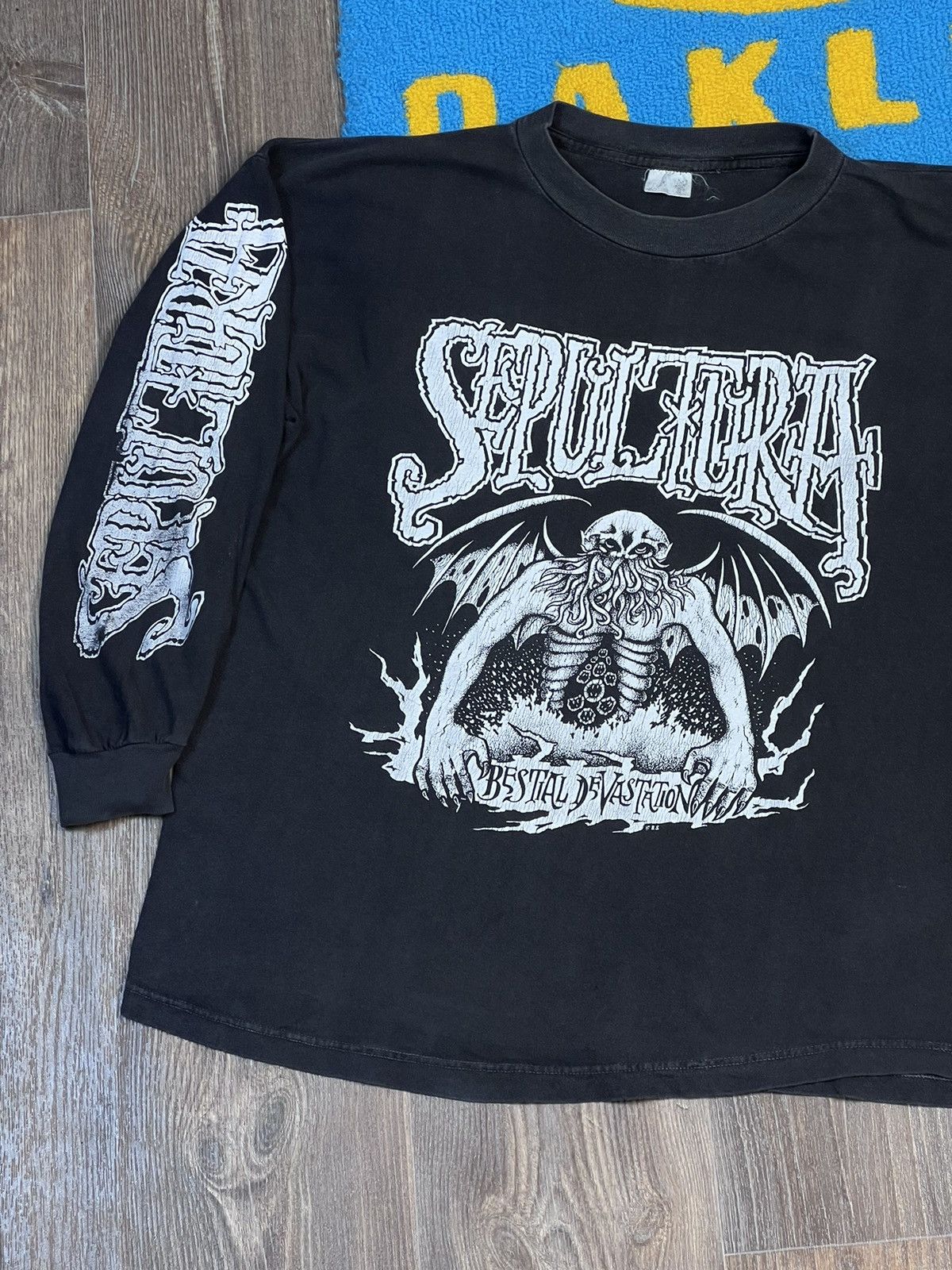 Band Tees 1992 Vintage Sepultura Bestial Devastation Long Sleeve Shirt Size US XL / EU 56 / 4 - 3 Thumbnail