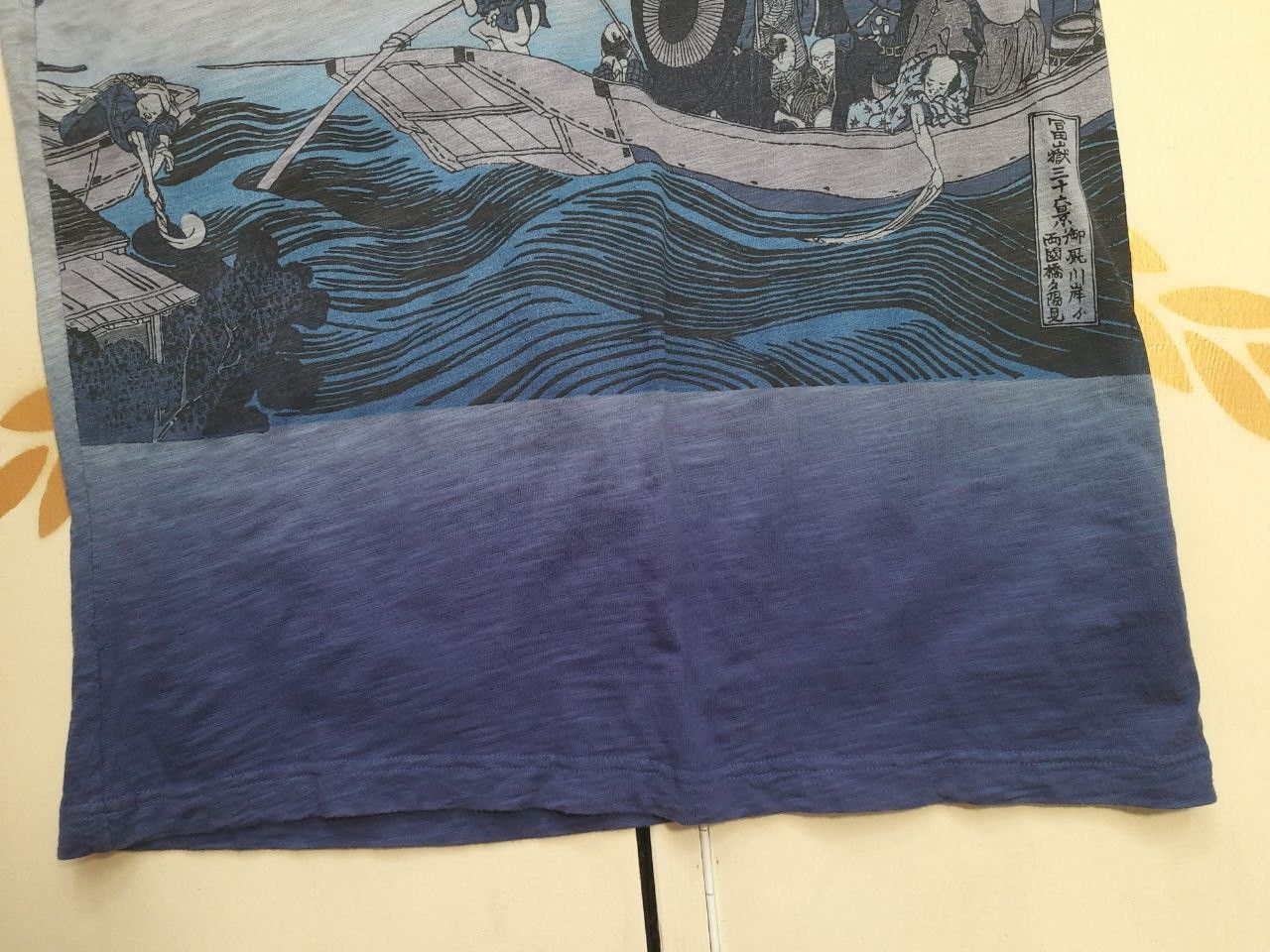 Japanese Brand × Uniqlo Uniqlo Hokusai Blue T-Shirt Size US XL / EU 56 / 4 - 4 Thumbnail