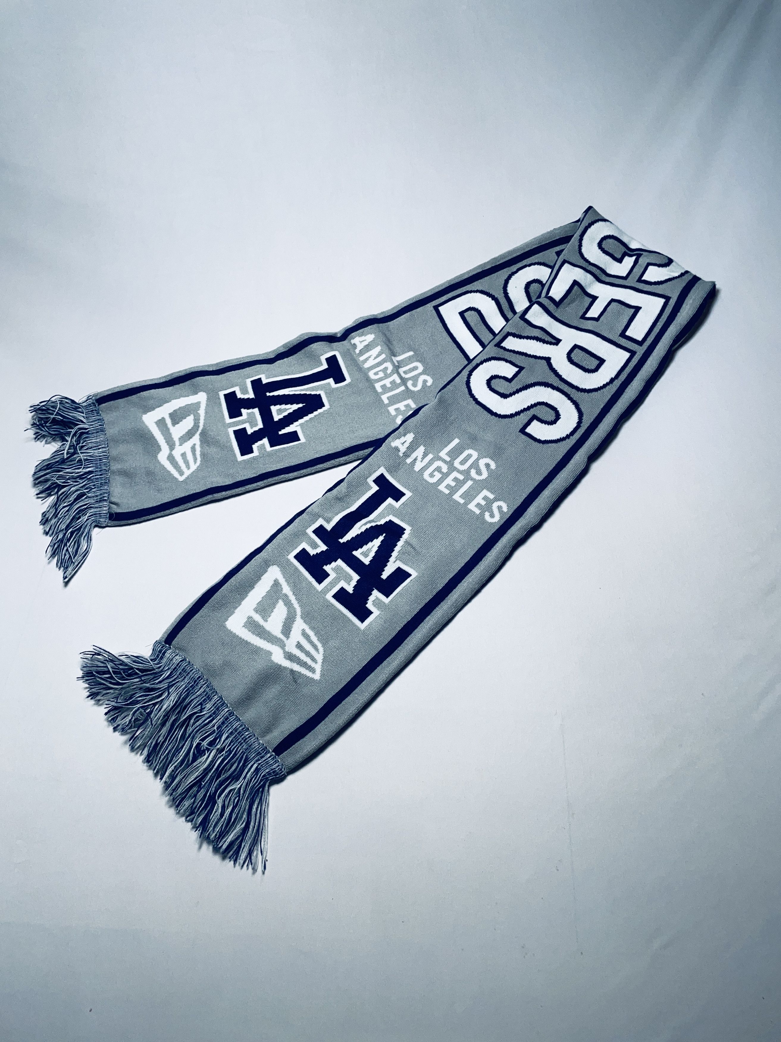 New Era 🧣 12,90 € – New Era Dodgers Schal Einheitsgröße – gebraucht Size ONE SIZE - 1 Thumbnail