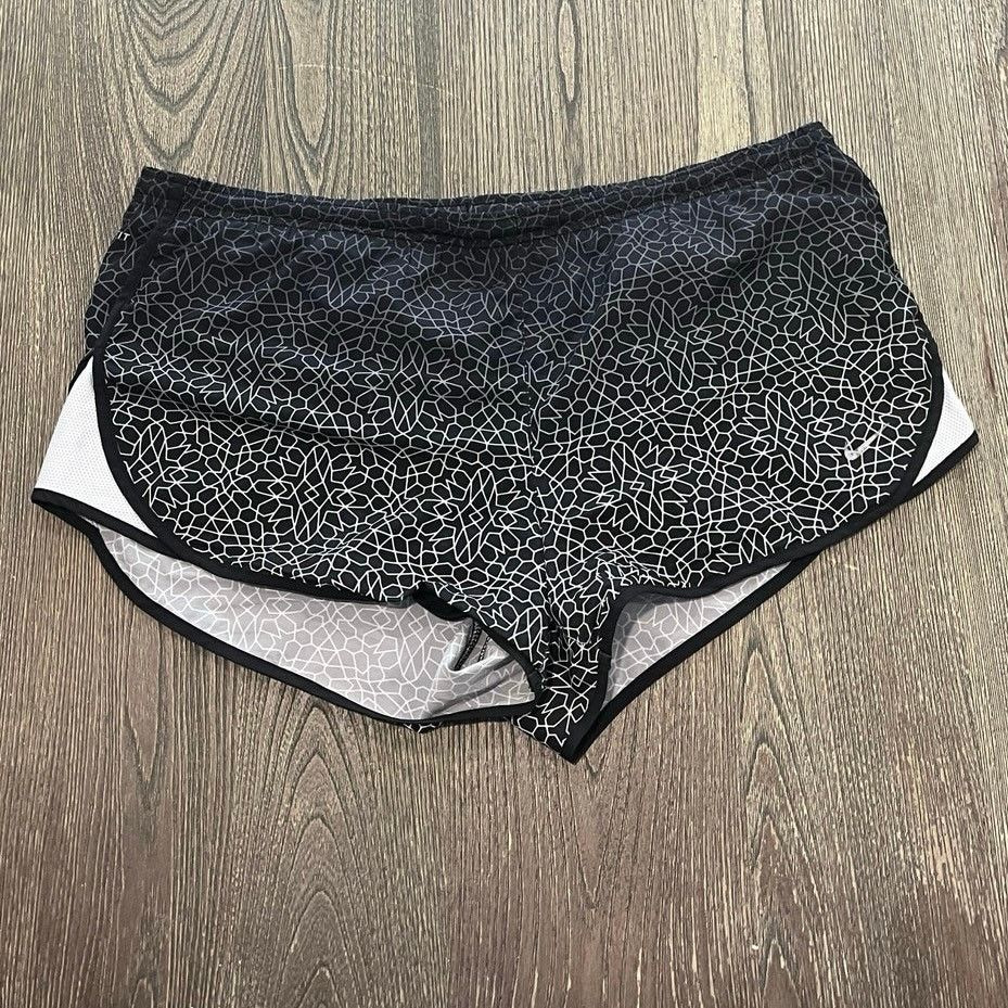 Nike Nike Dri-Fit Running Shorts Geometric Elastic Waist Black L Size 25" / US 0 / IT 36 - 1 Thumbnail