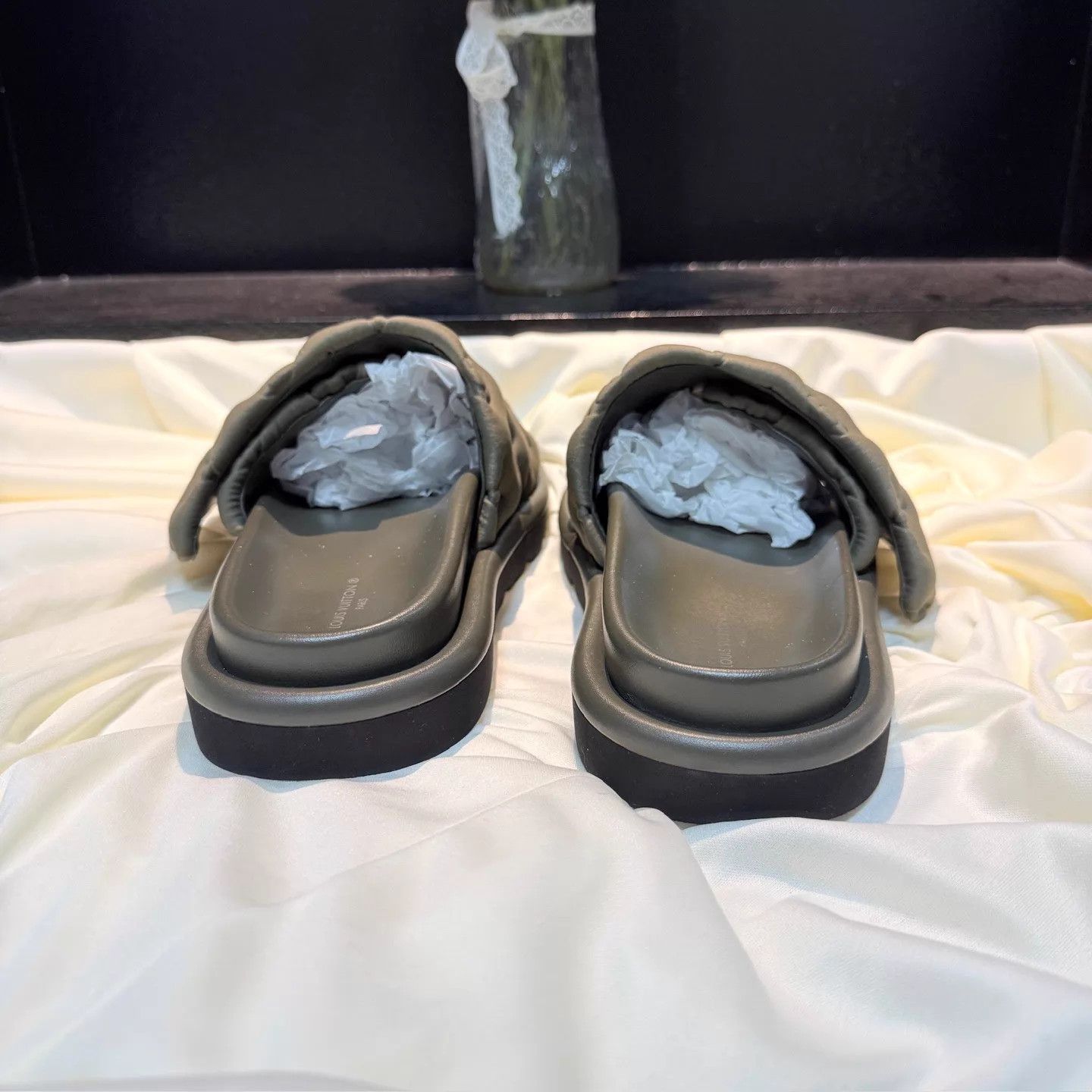 Louis Vuitton LV Dark Green Print Velcro Mules Women's 36 99 New Size US 5.5 / IT 35.5 - 3 Thumbnail