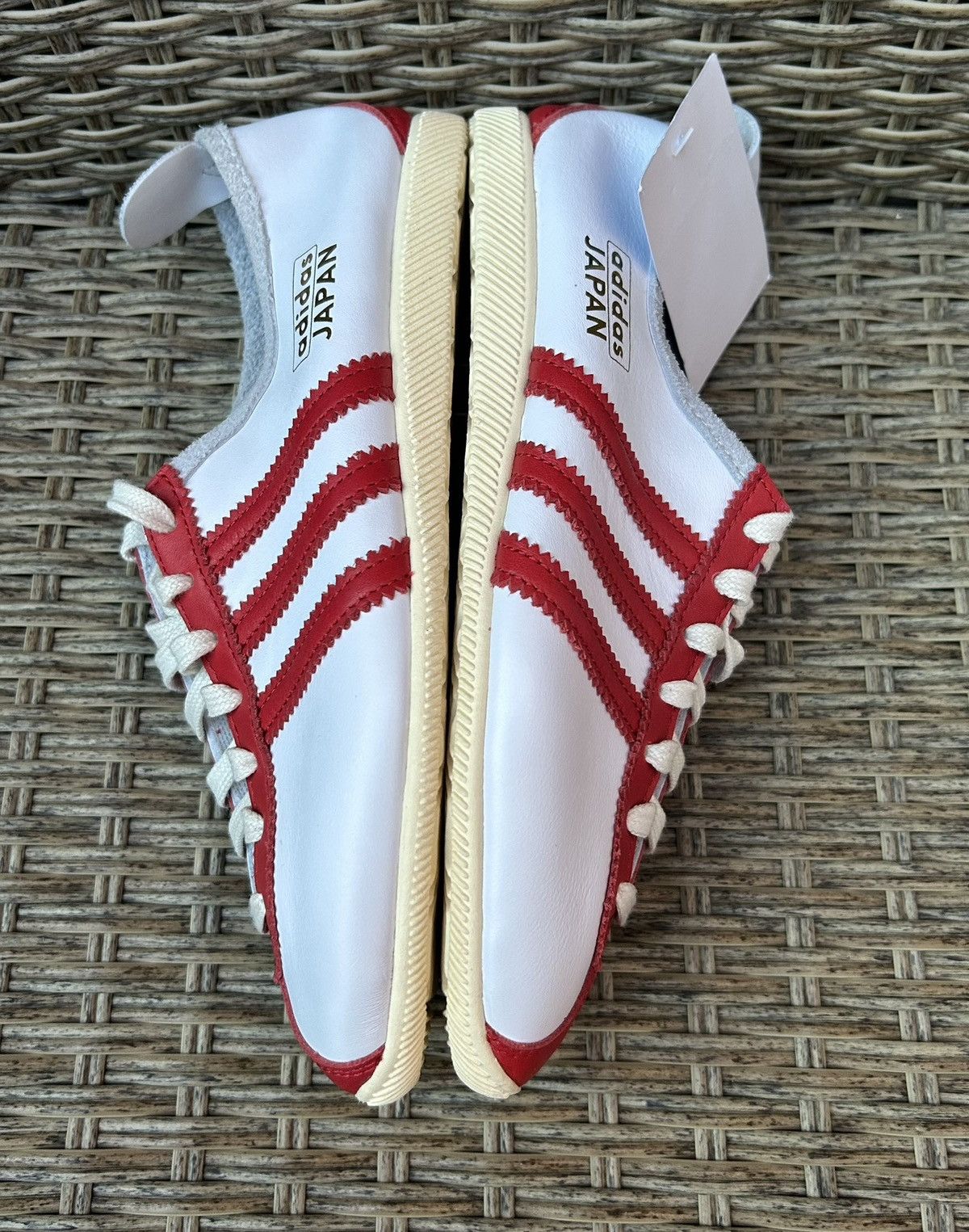 Adidas adidas Originals Japan White Power Red Low-Top Trainers Size US 6 / EU 39 - 5 Thumbnail