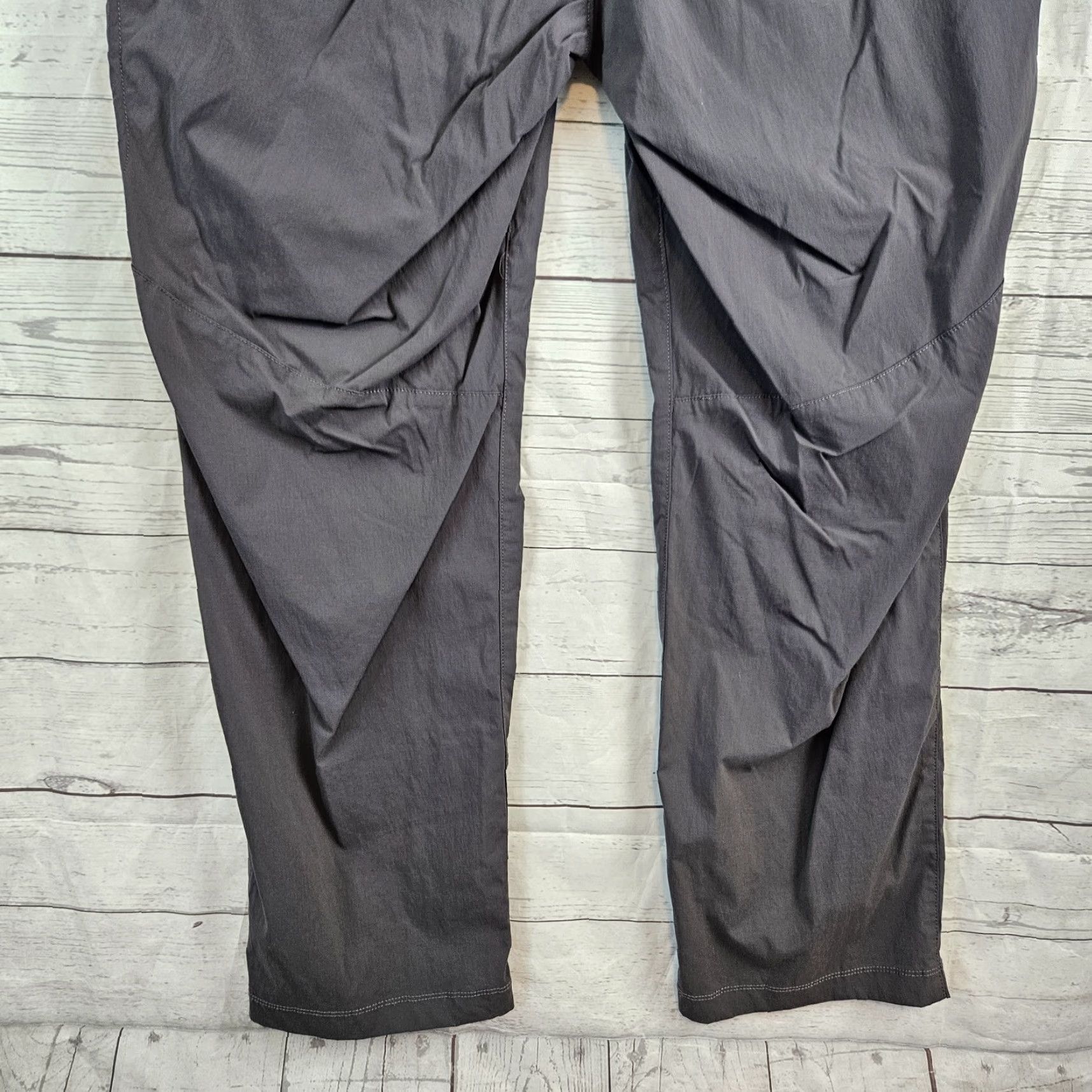 Vintage Duluth Alaskan Hardgear Womens Pull On Slim Leg Pants 18W Gray Sz 18W Nylon Spandex Inseam 29.5" Cargo Size 40" / US 18 - 5 Thumbnail