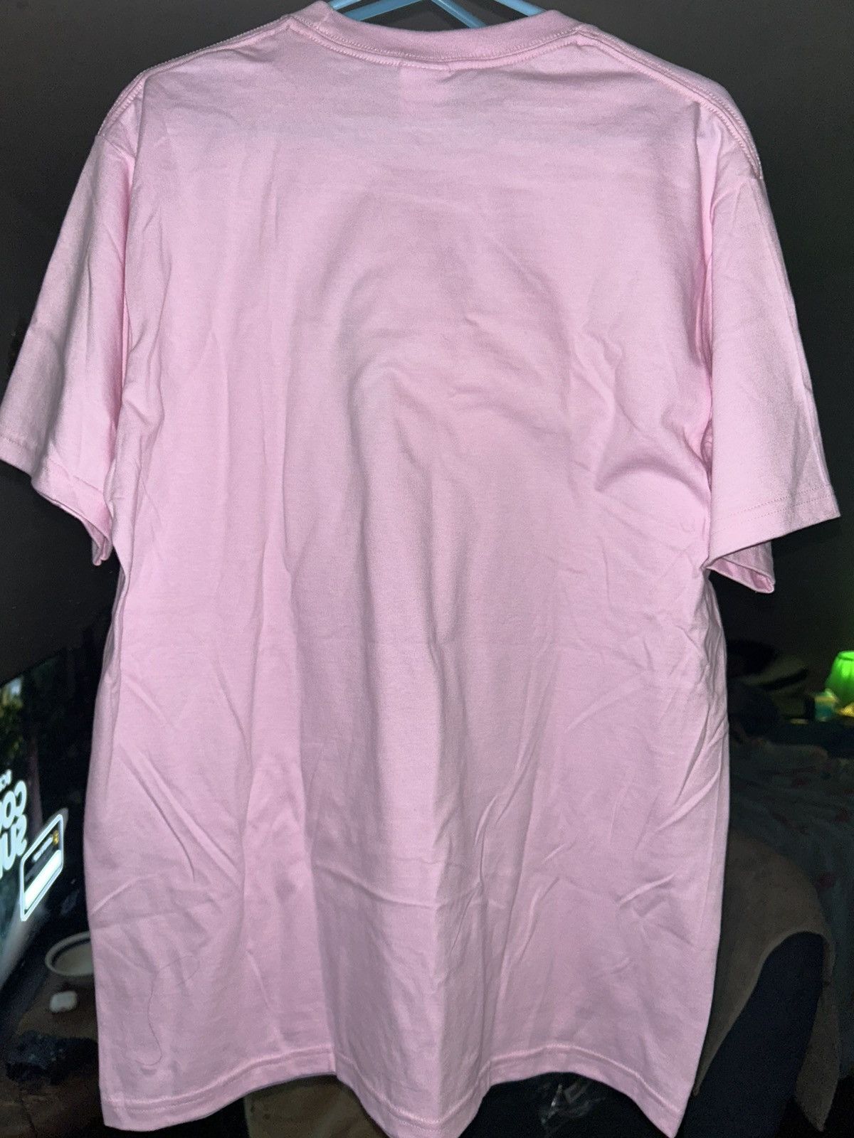 Supreme Supreme Stick Tee Pink (FW25) Size US M / EU 48-50 / 2 - 4 Thumbnail
