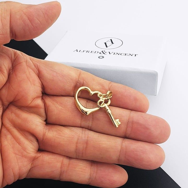 Other Sideways Heart & Skeleton Key Real 14k Yellow Gold Pendant Size ONE SIZE - 3 Thumbnail