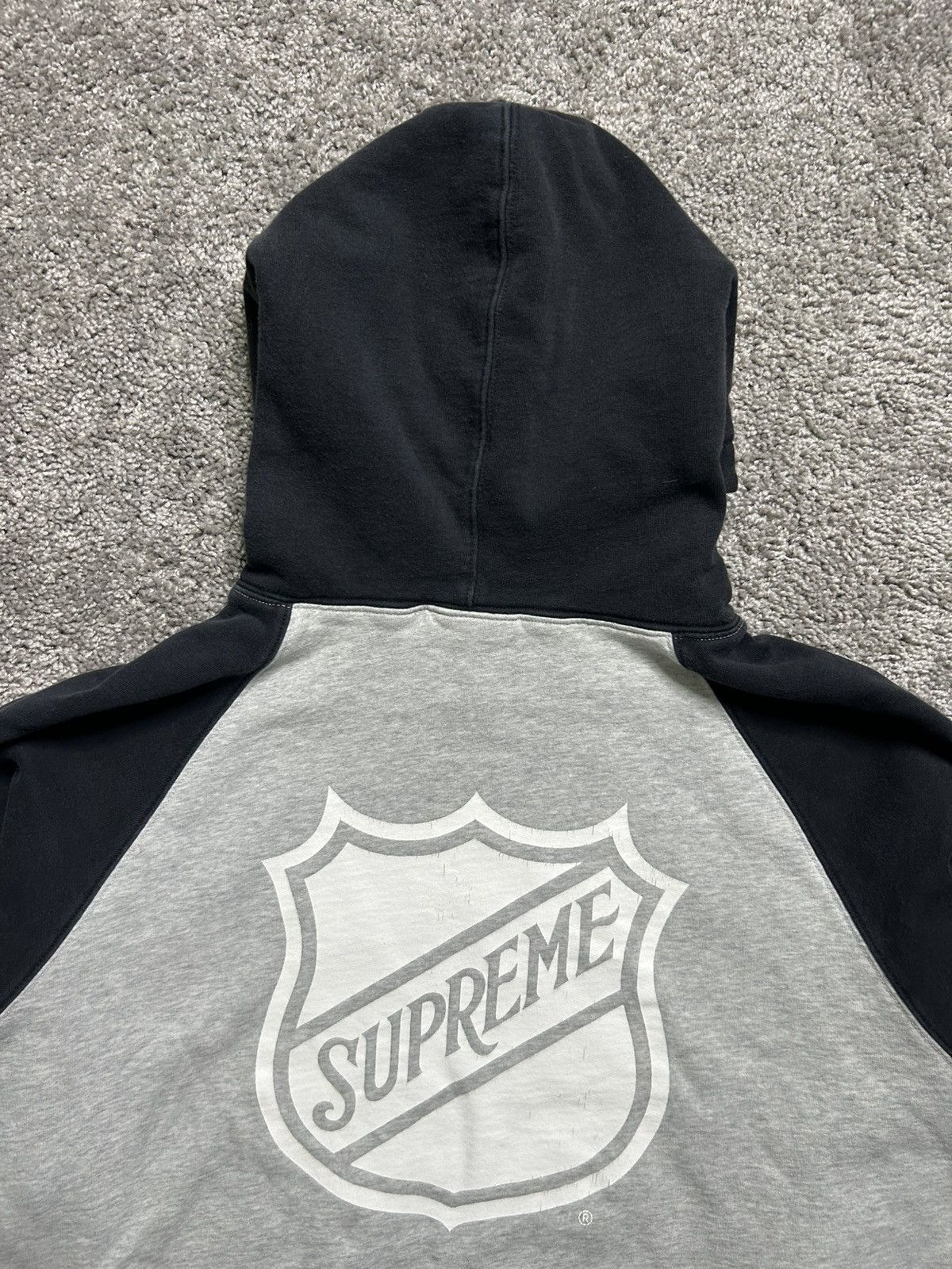 Supreme Supreme Two Tone World Famous NHL Sweatshirt Hoodie Size US XL / EU 56 / 4 - 3 Thumbnail
