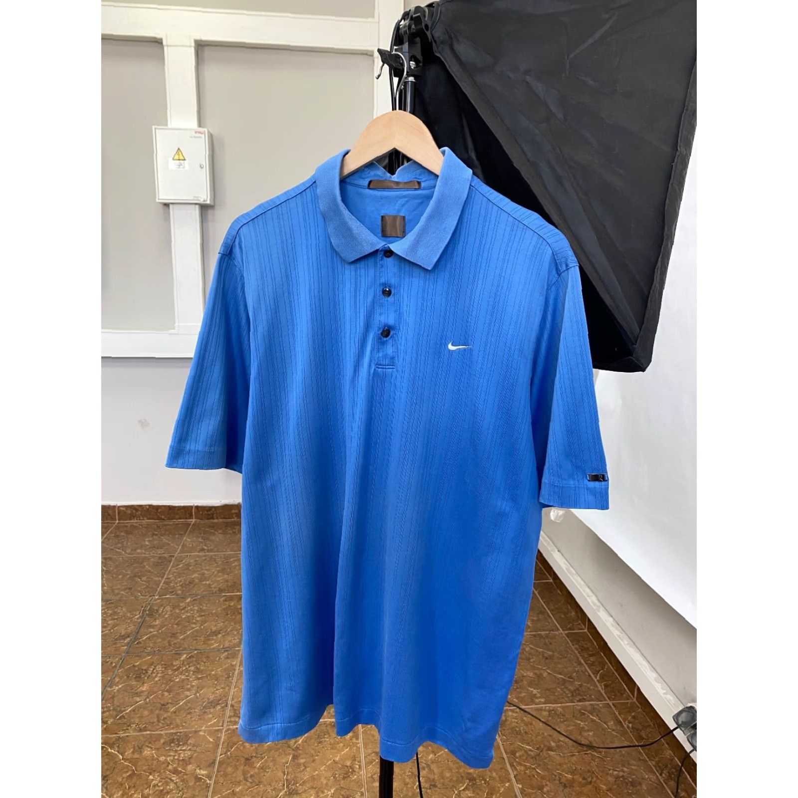 Nike VINTAGE Nike Golf polo T-shirt XL Blue 90s Tiger Woods Mens Polo Size US XL / EU 56 / 4 - 2 Thumbnail