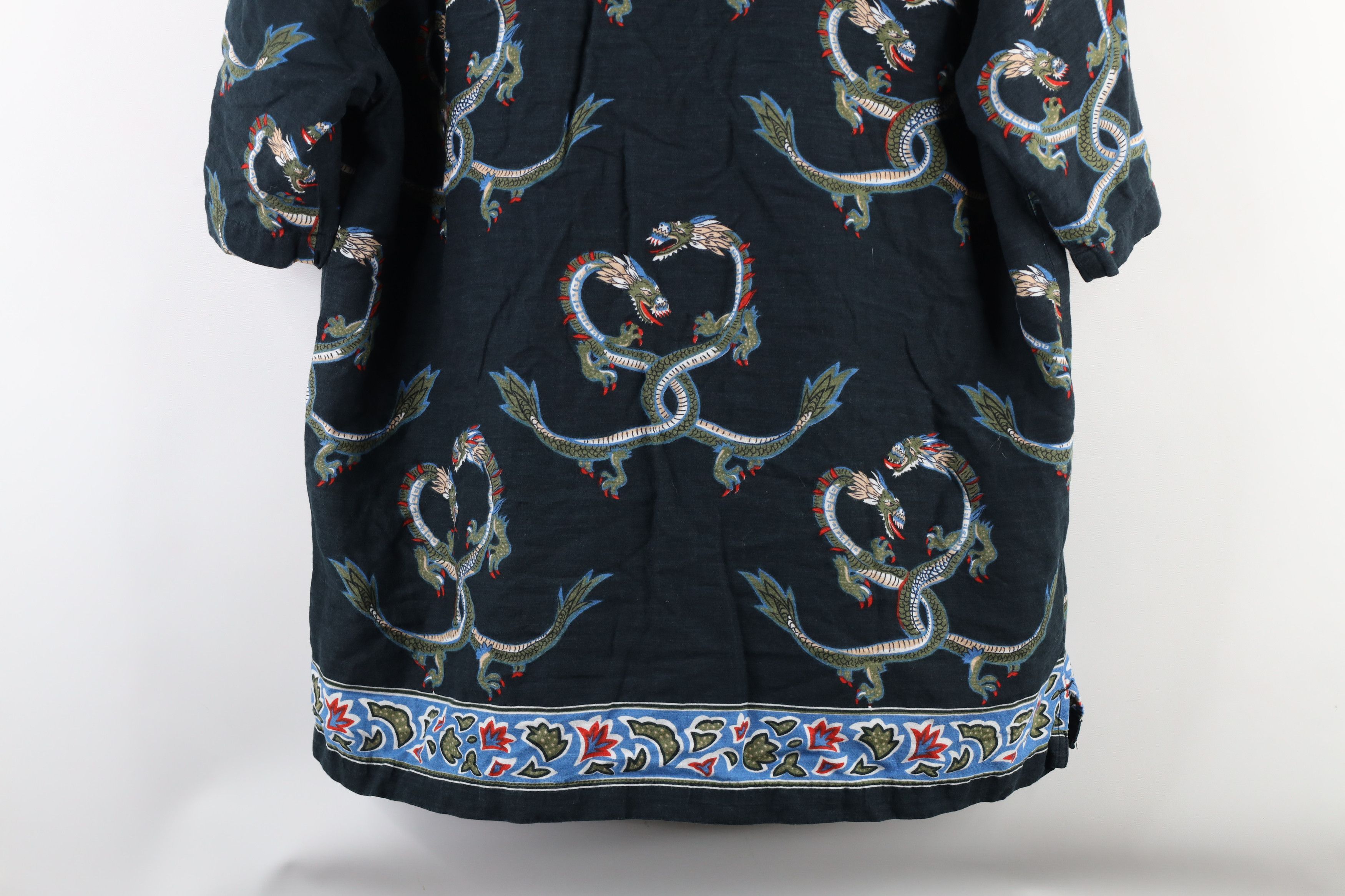 Vintage Vintage 90s Streetwear Dragon All Over Print Button Shirt Size US M / EU 48-50 / 2 - 8 Thumbnail