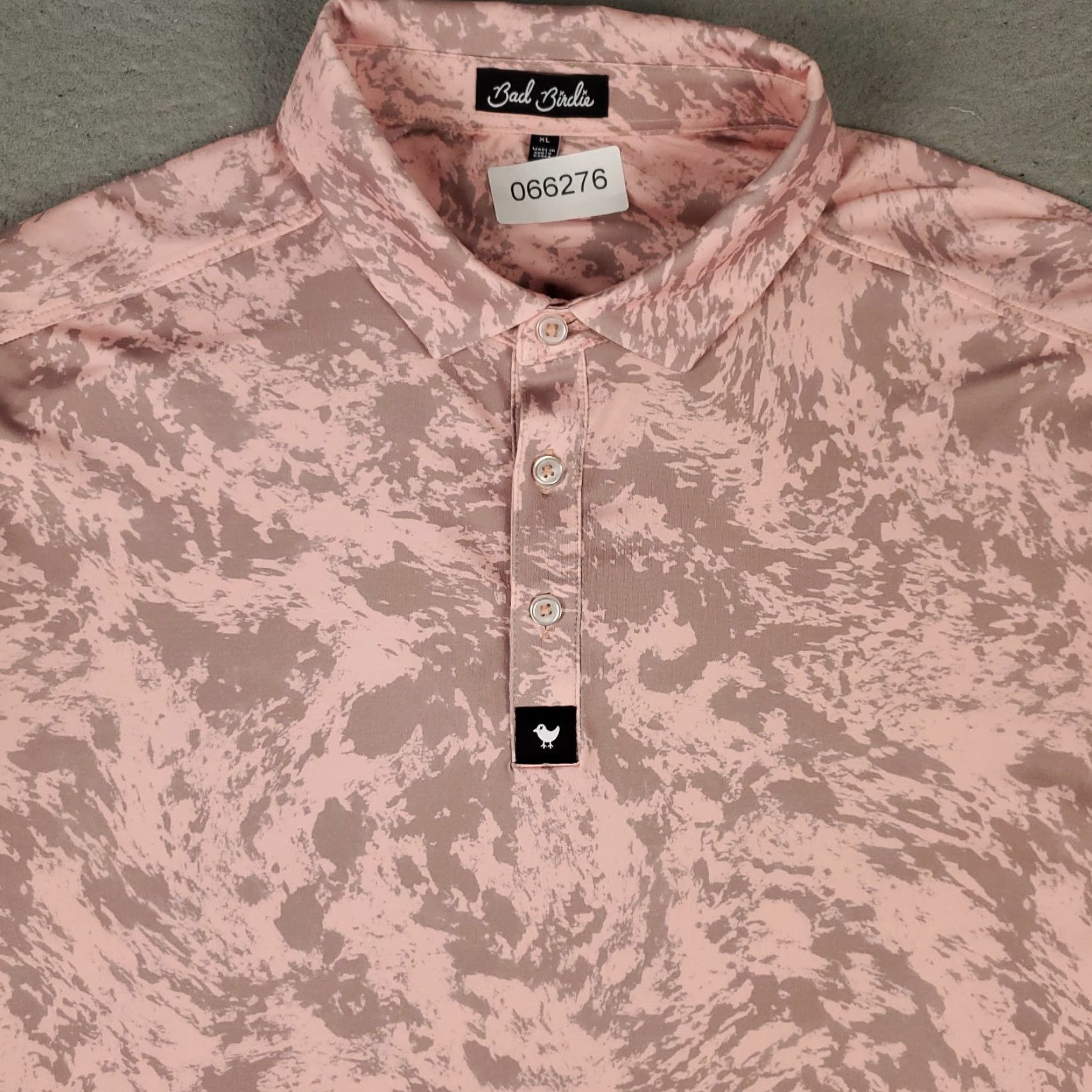 Vintage Bad Birdie Polo Shirt Mens XL Pink Camouflage Print Golf Short Sleeve Shirt Size US XL / EU 56 / 4 - 2 Thumbnail