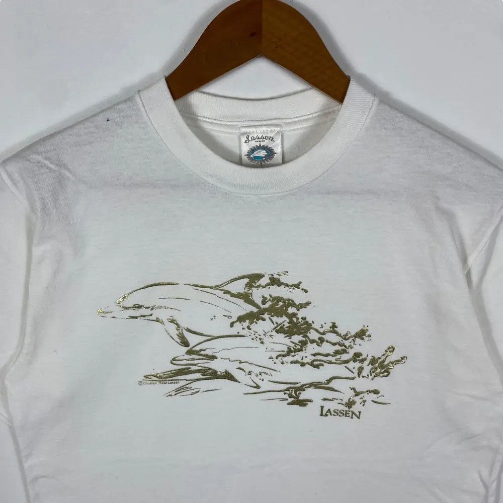 Vintage Vintage LASSEN HAWAII Dolphins Artwork Graphic Tee Shirt Size US M / EU 48-50 / 2 - 2 Thumbnail