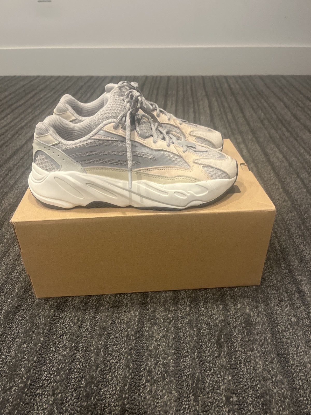 Adidas × Yeezy Yeezy Boost 700 V2 Size US 8.5 / EU 41-42 - 4 Thumbnail