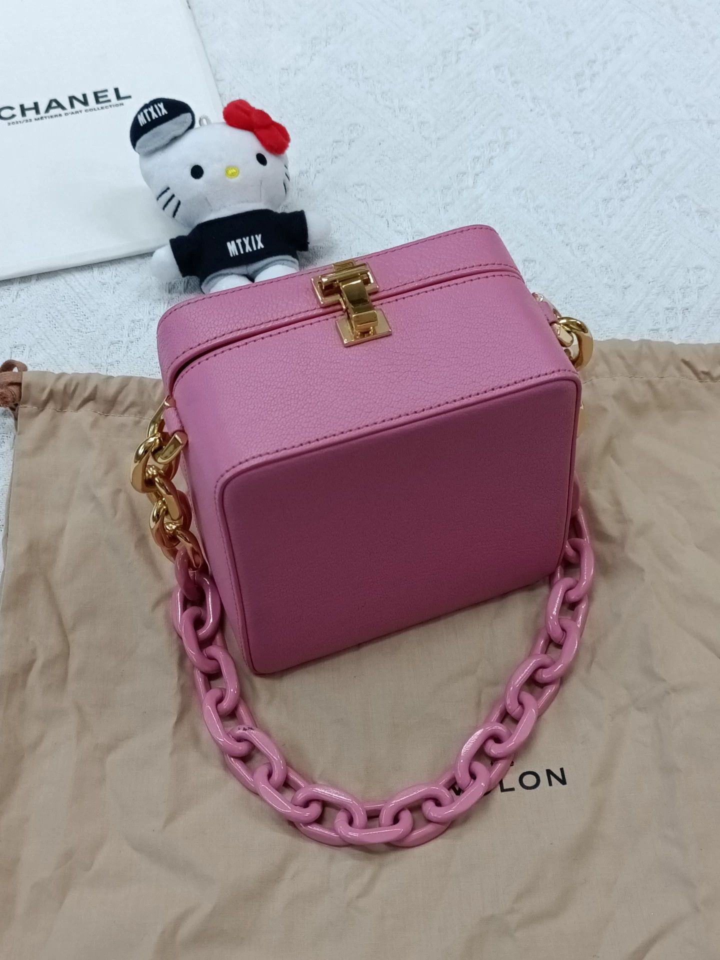 Other The Volon Pink Chain Bag w/Dustbag 15x12x14 Size ONE SIZE - 3 Thumbnail