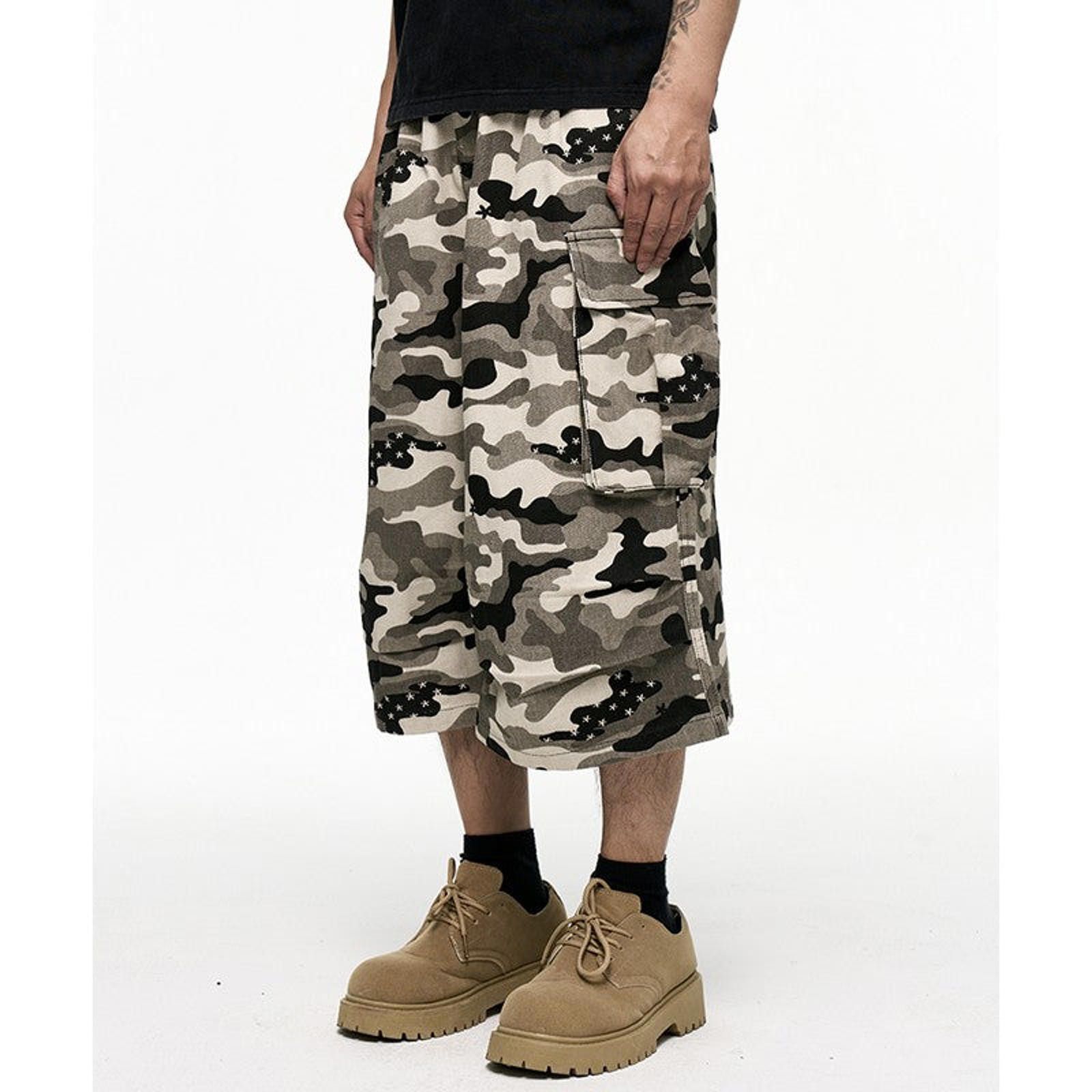 Vintage Camouflage Cargo Shorts Size US 32 / EU 48 - 3 Thumbnail