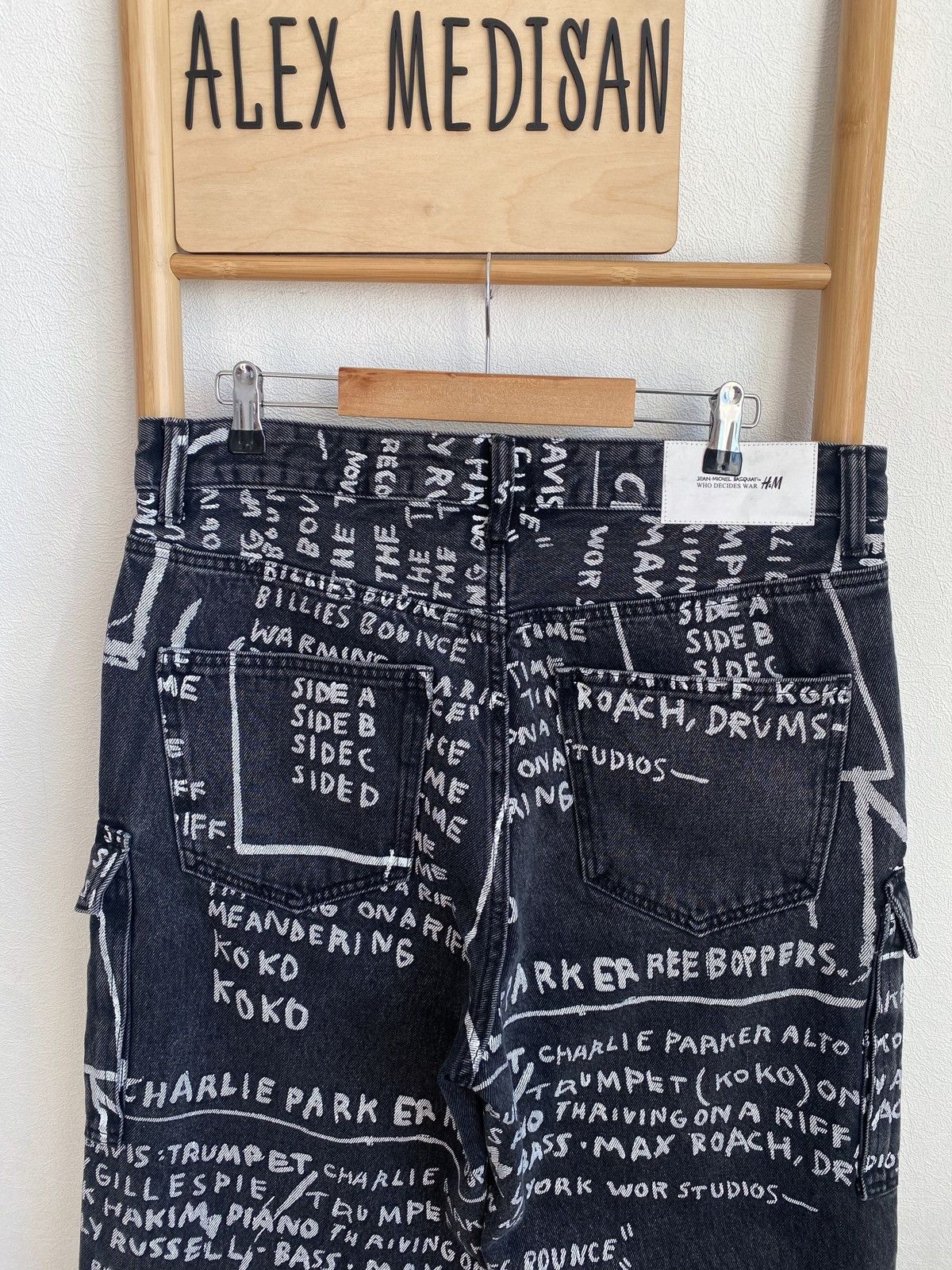H&M × Jean-Michel Basquiat × Who Decides War Who Decides War Baggy denim jeans H&M x Basquiat x Ev&Tela Size US 34 / EU 50 - 22 Thumbnail