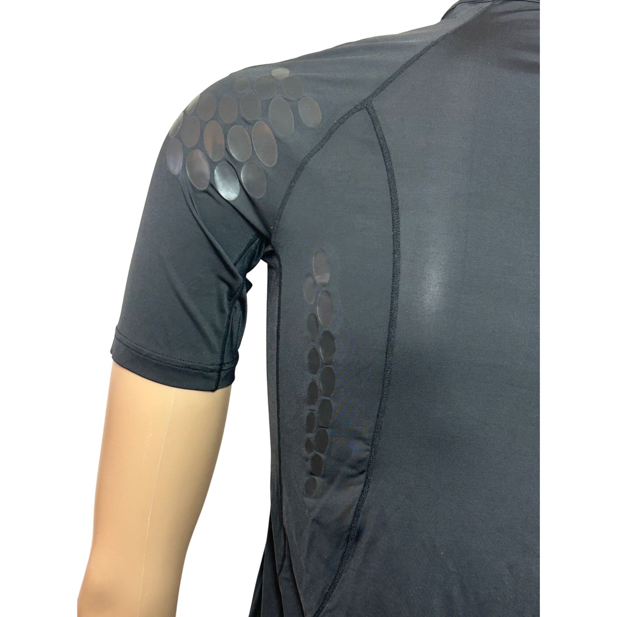 Uniqlo Uniqlo Men’s Black Compression T-Shirt Short Sleeve L Nylon Size US L / EU 52-54 / 3 - 12 Thumbnail
