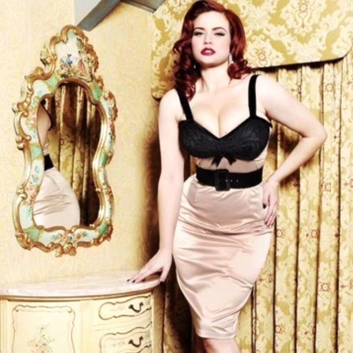 Vintage Pinup Girl Clothing Courtesan Wiggle Dress Satin Retro Rockabilly Belt Pencil Dress Bodycon Size Small Champagne Women Size S / US 4 / IT 40 - 2 Thumbnail