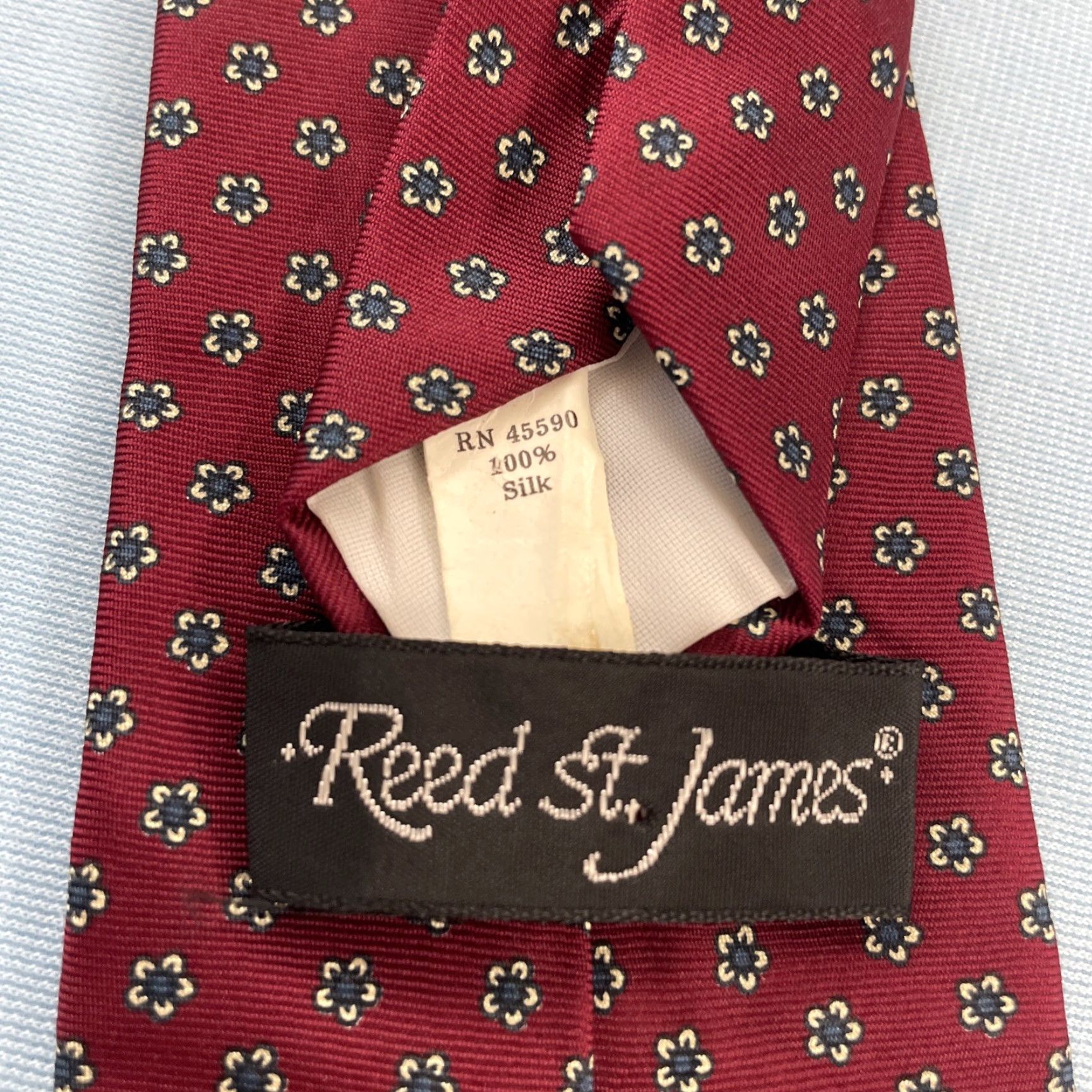 MCM VINTAGE Reed St. James Silk ITALY Tie 3x54 Short MCM Floral Medallion Red Necktie Classic 1970s 90s Macclesfield neat foulard Size US 35 - 4 Thumbnail