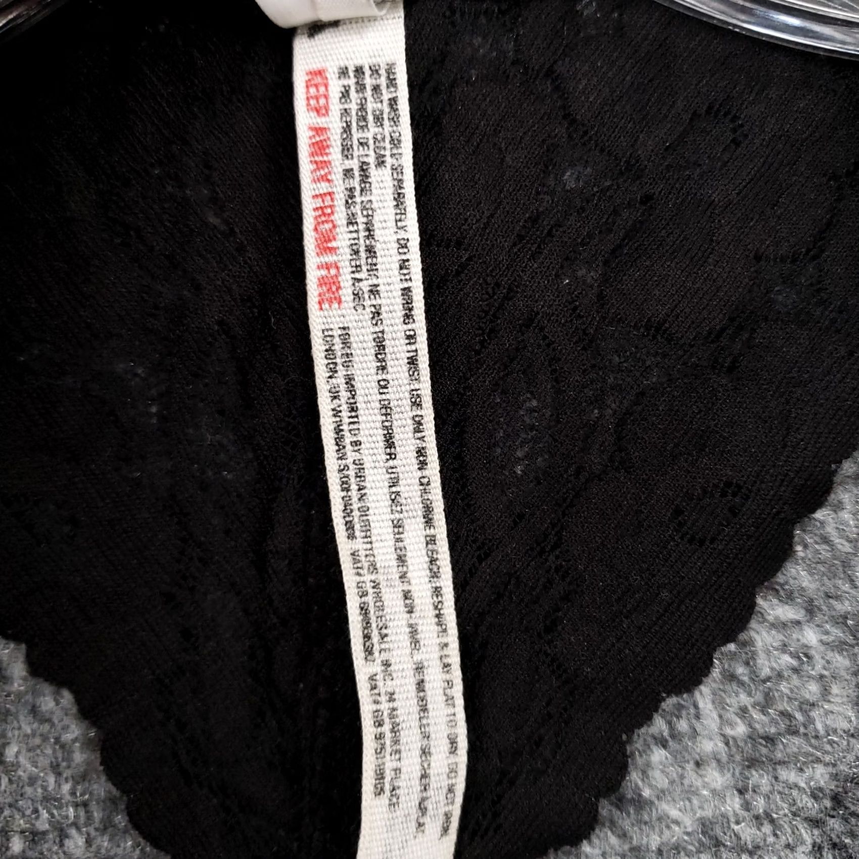 Free People Free People Bra Womens XS Black Galloon Bralette Floral Lace Racerback Wireless XS Black Lace Bralette Womens Vintage? (Adapted) Size ONE SIZE - 6 Thumbnail