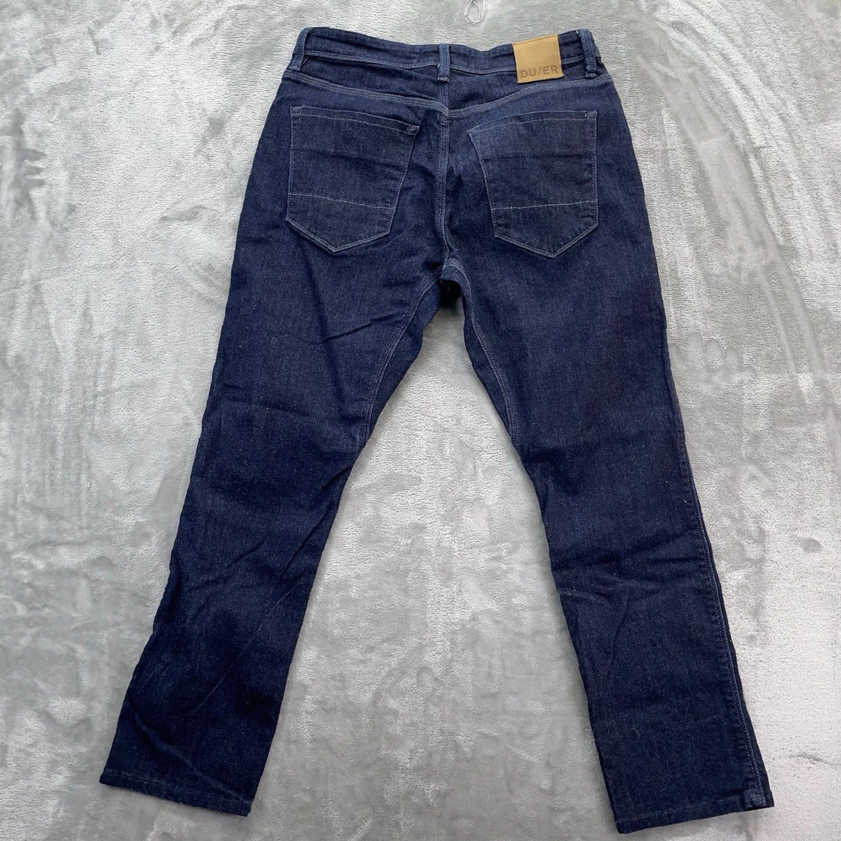 DUER DU/ER Jeans Mens 32x28 l2X Relaxed Taper Stretch Denim Dark Blue 5-Pocket Logo City USA Mens Size US 32 / EU 48 - 3 Thumbnail
