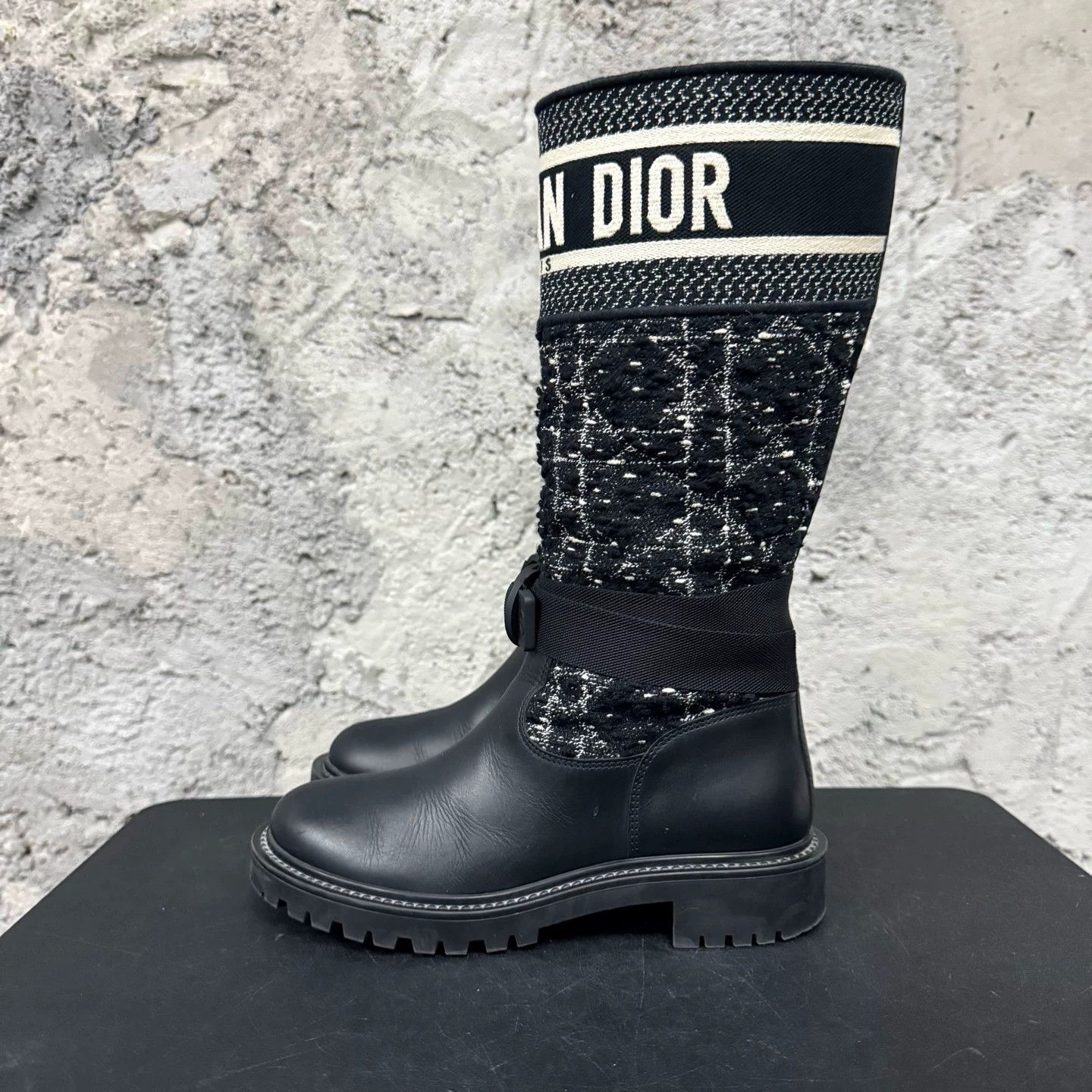 Dior Dior Knight Boots Size 35 Condition As Shown Size US 4 / IT 34 - 2 Thumbnail