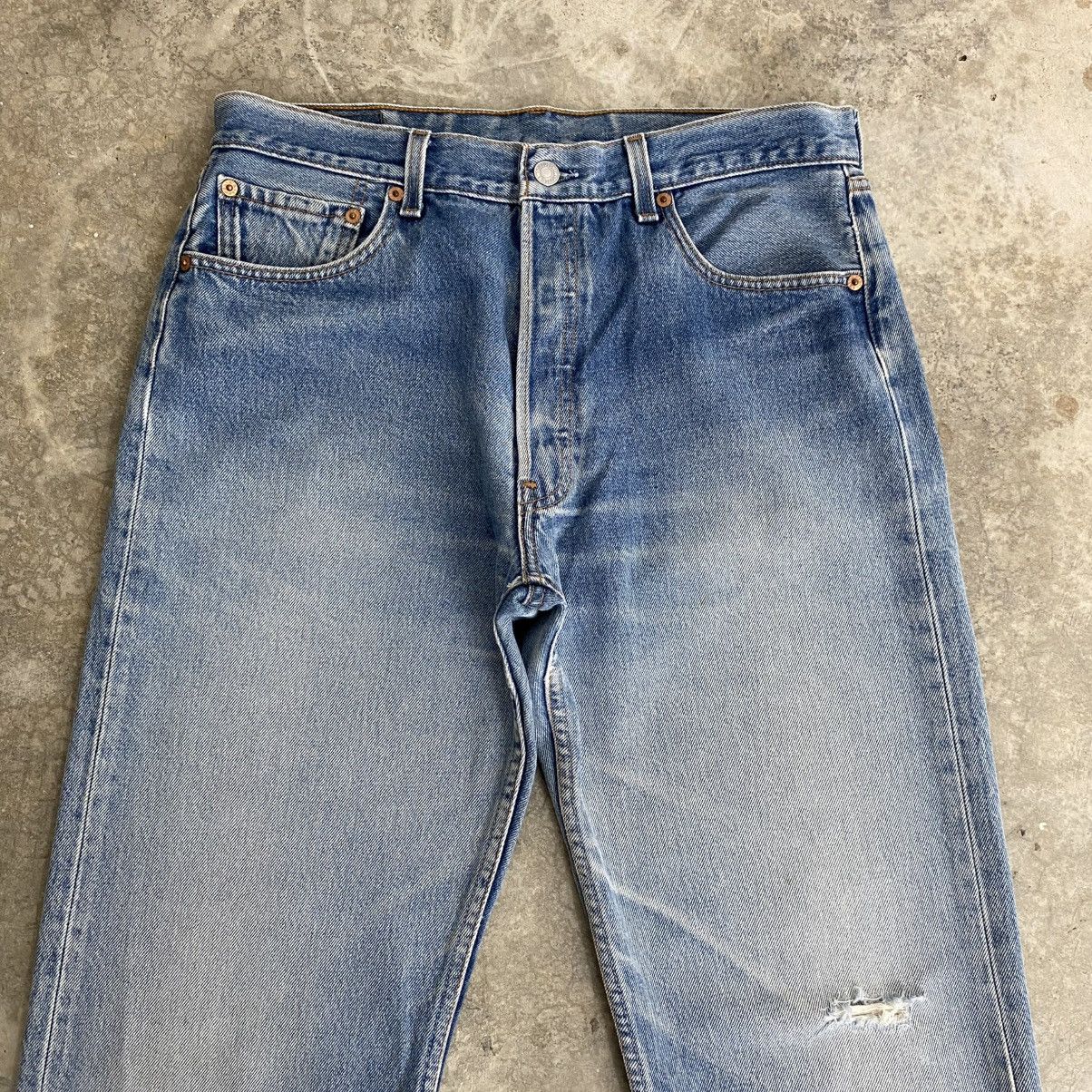 Levi's Vintage Late 90’s Levis 501 Faded Blue Distressed Jeans Size US 33 - 3 Thumbnail