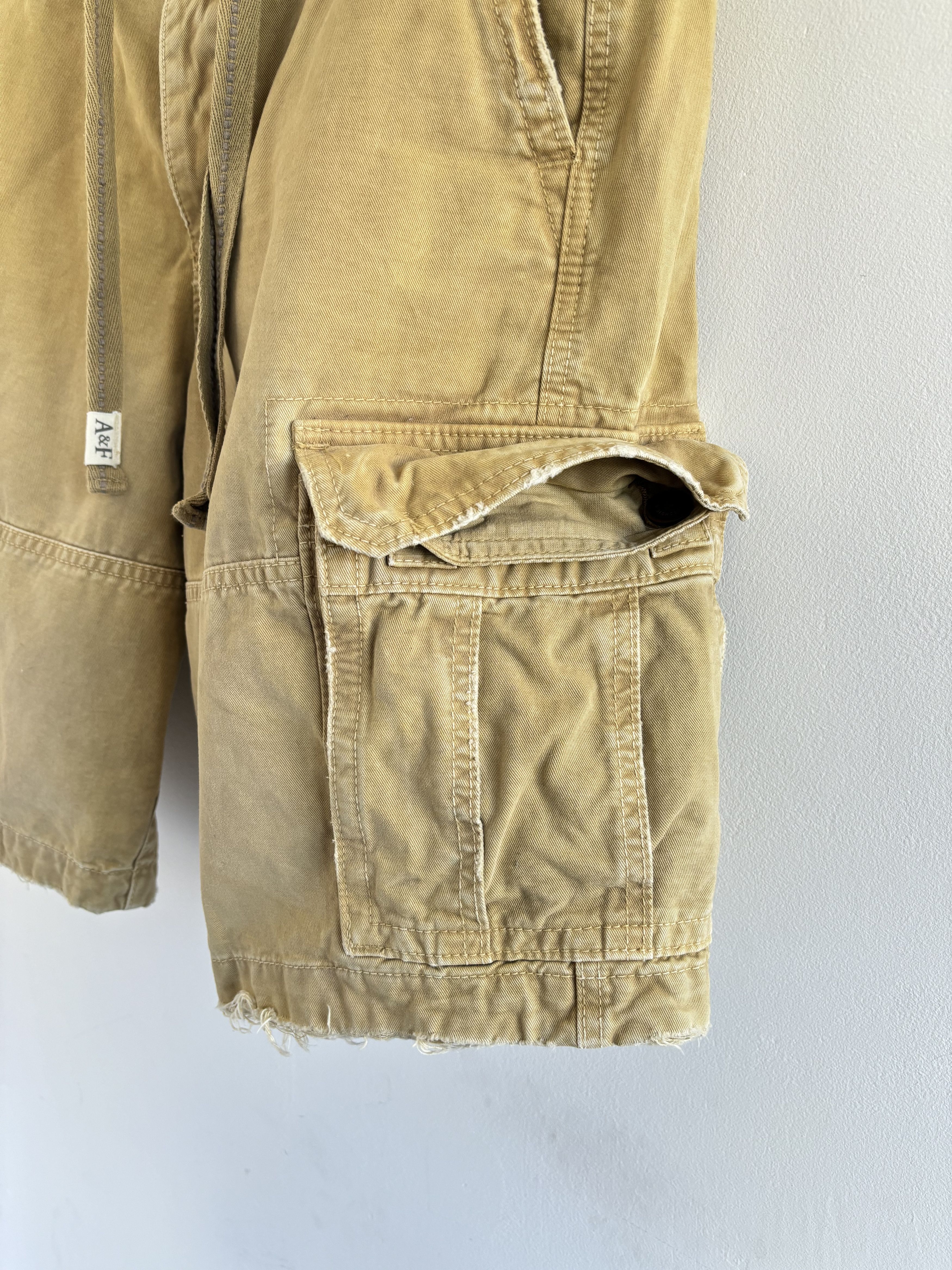 Abercrombie & Fitch Vintage Abercrombie Fitch Faded Cargo Shorts Size US 32 / EU 48 - 5 Thumbnail