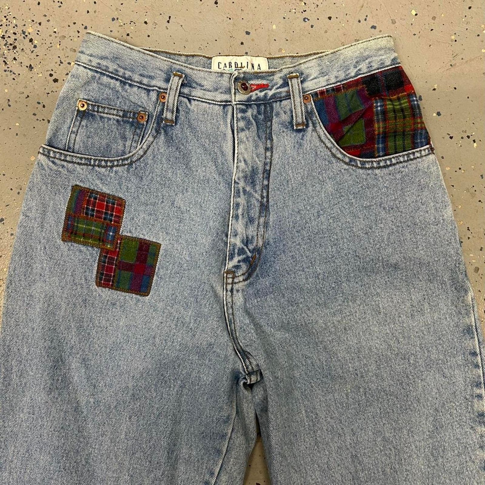 Other Light wash mom jeans with patchwork details Size 30" / US 8 / IT 44 - 2 Thumbnail